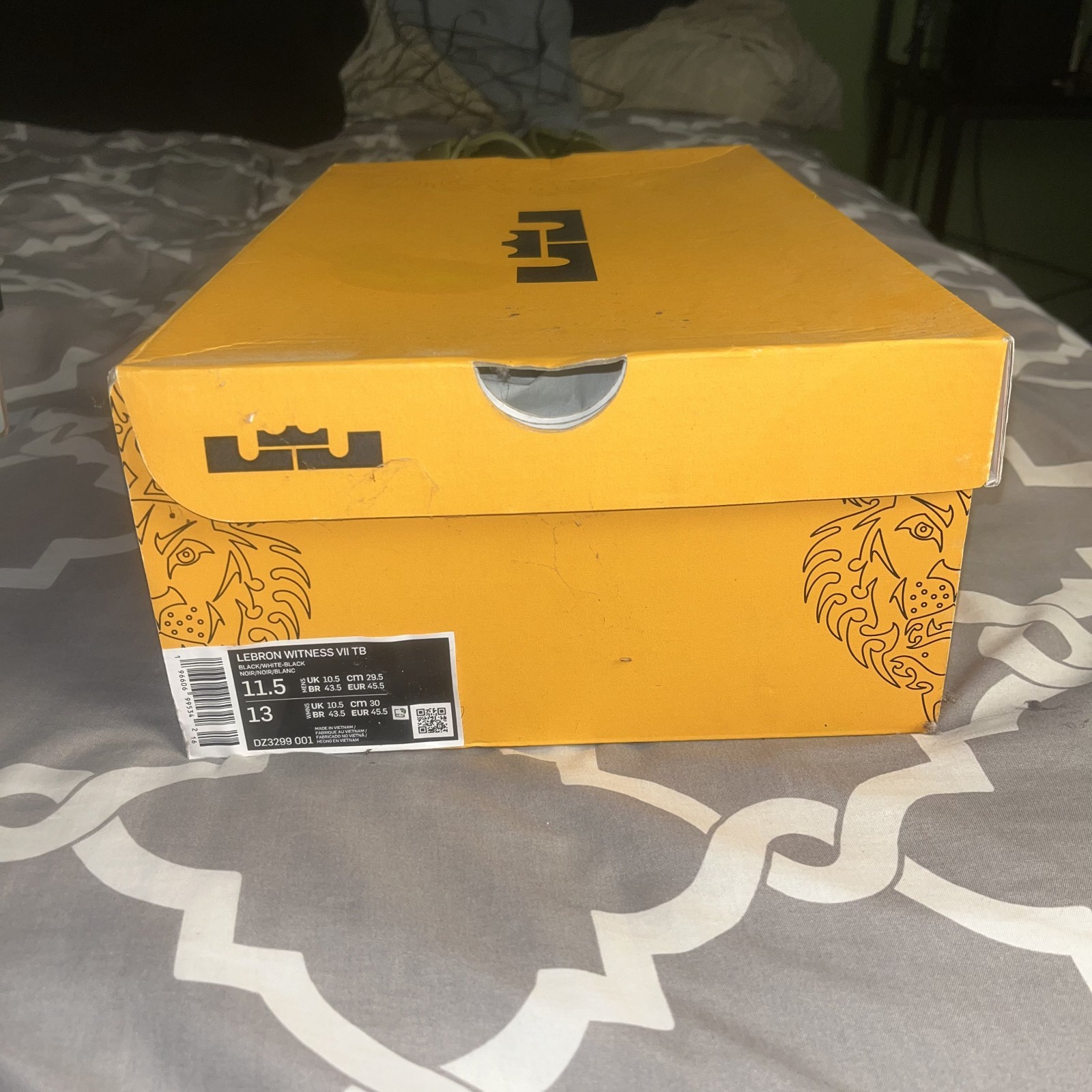 Lebron witness VII TB size 11.5 Lebron witness VII TB size 11.5
