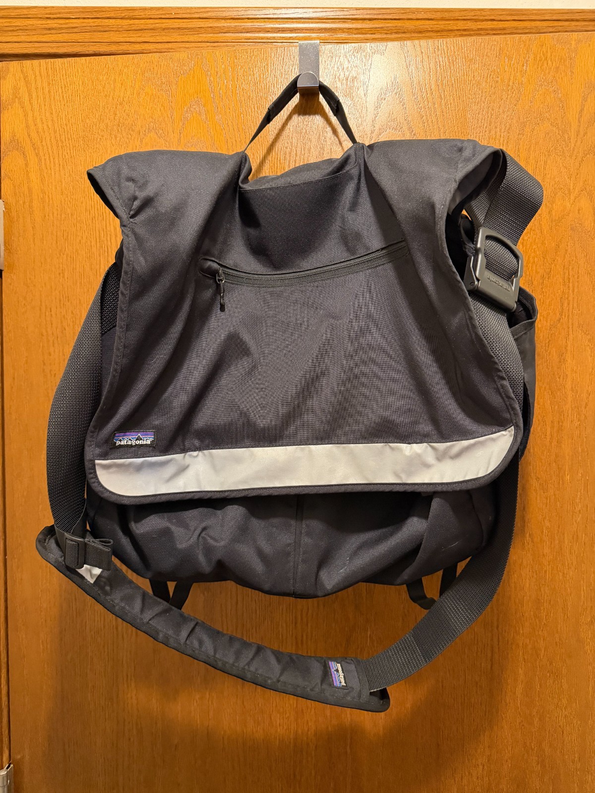 Patagonia Half Mass Messenger Shoulder Bag Black Patagonia Half Mass Messenger Shoulder Bag Black