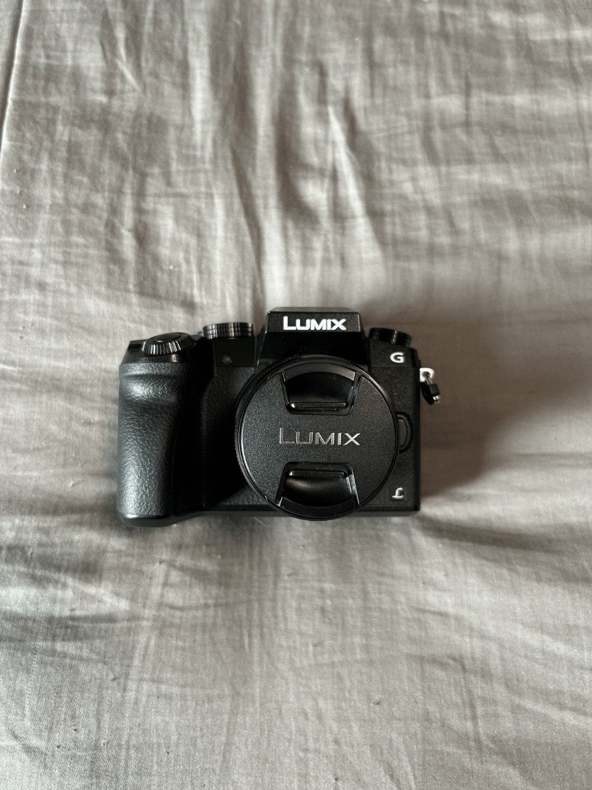 Panasonic LUMIX G7 Mirrorless Camera 14-42mm Lens With Screen Protector & Extras Panasonic LUMIX G7 Mirrorless Camera 14-42mm Lens With Screen Protector & Extras