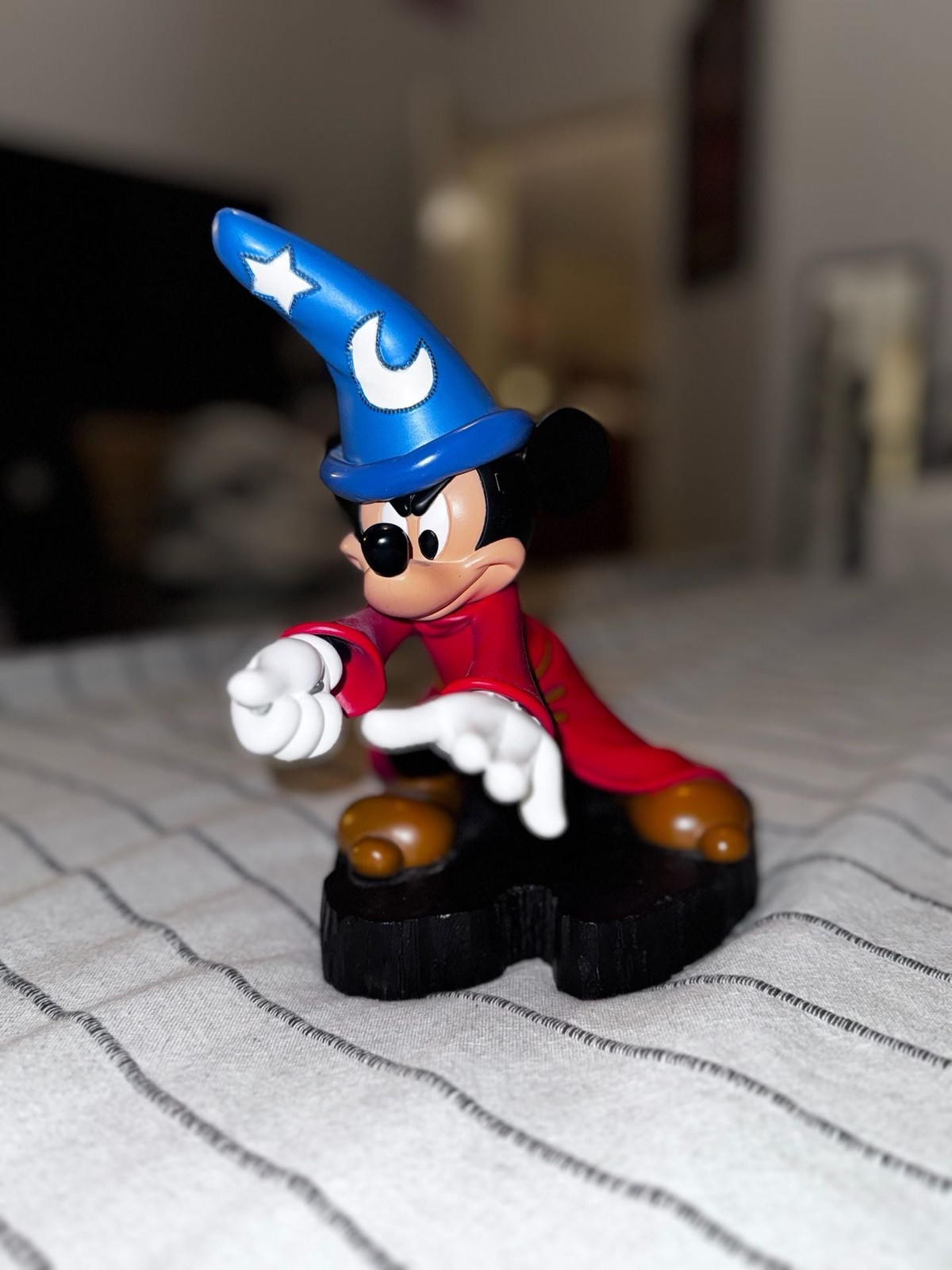 Disneyland Paris Sorcerer Mickey Mouse Light-Up Figurine Disneyland Paris Sorcerer Mickey Mouse Light-Up Figurine