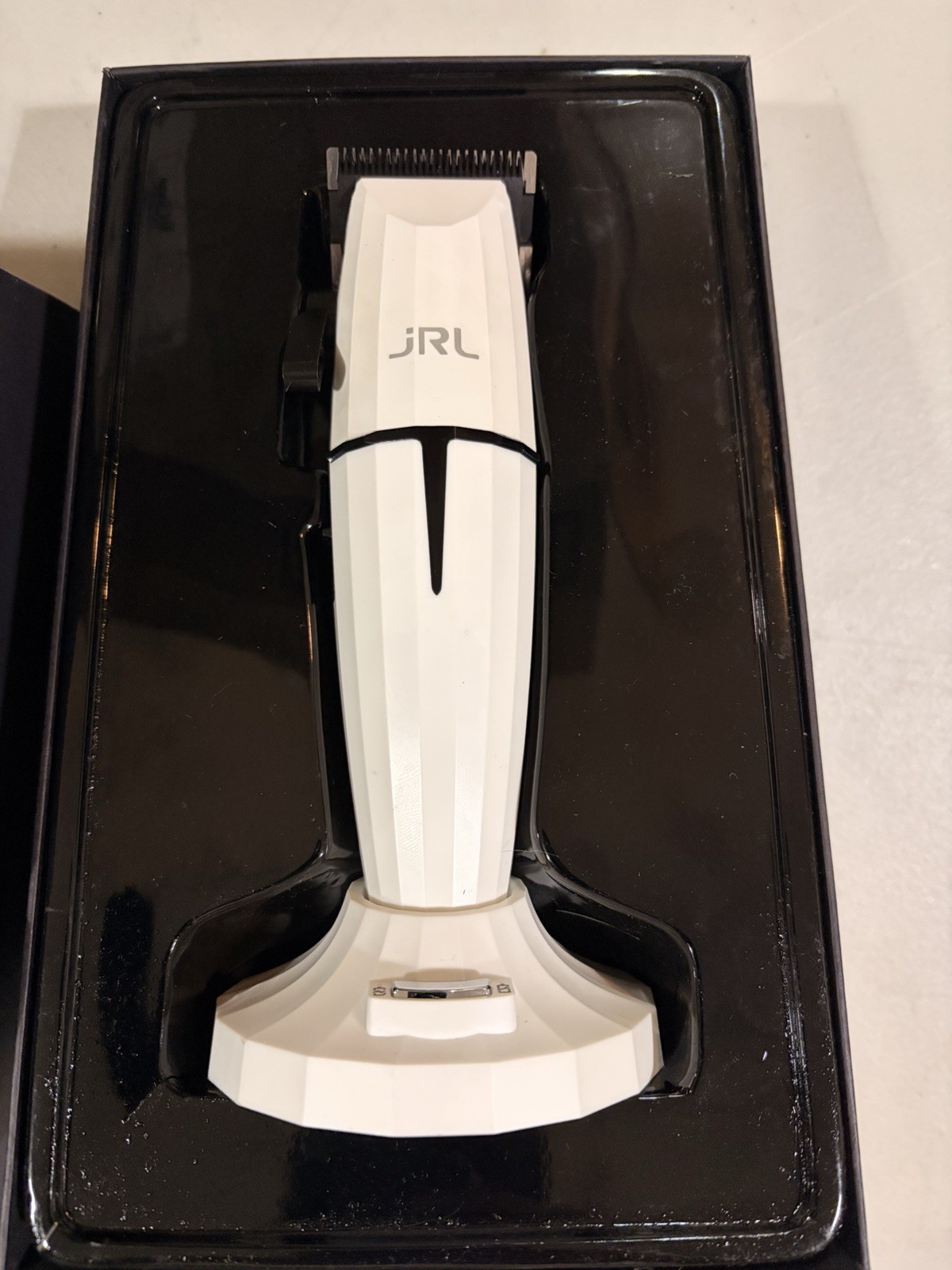 JRL Ghost White Onyx Cordless Hair Clipper JRL Ghost White Onyx Cordless Hair Clipper
