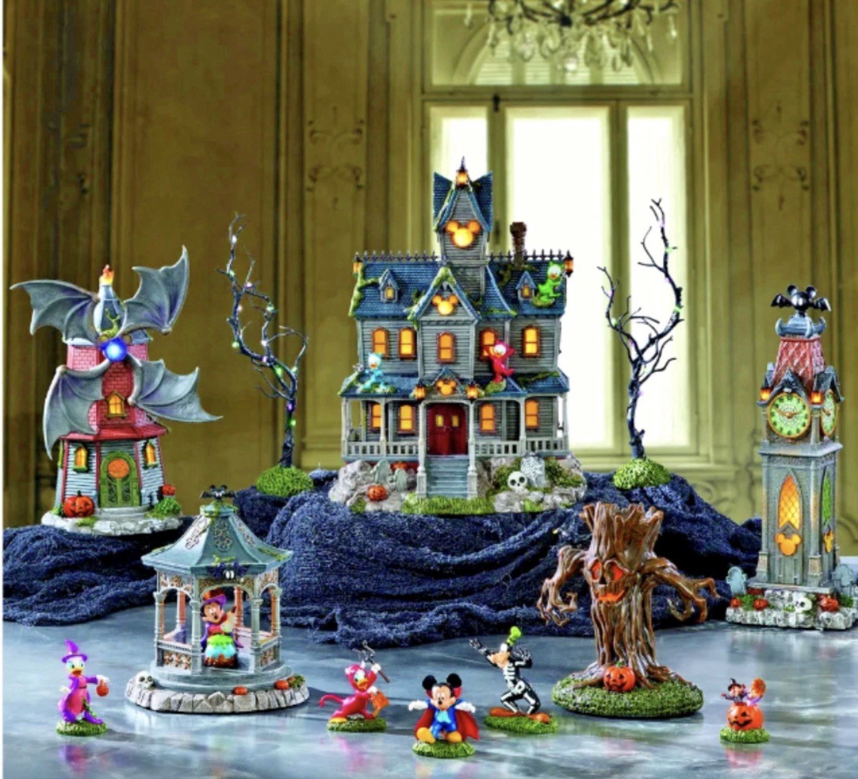 NEW Disney Halloween Village, 12-piece Set Halloween LIMITED