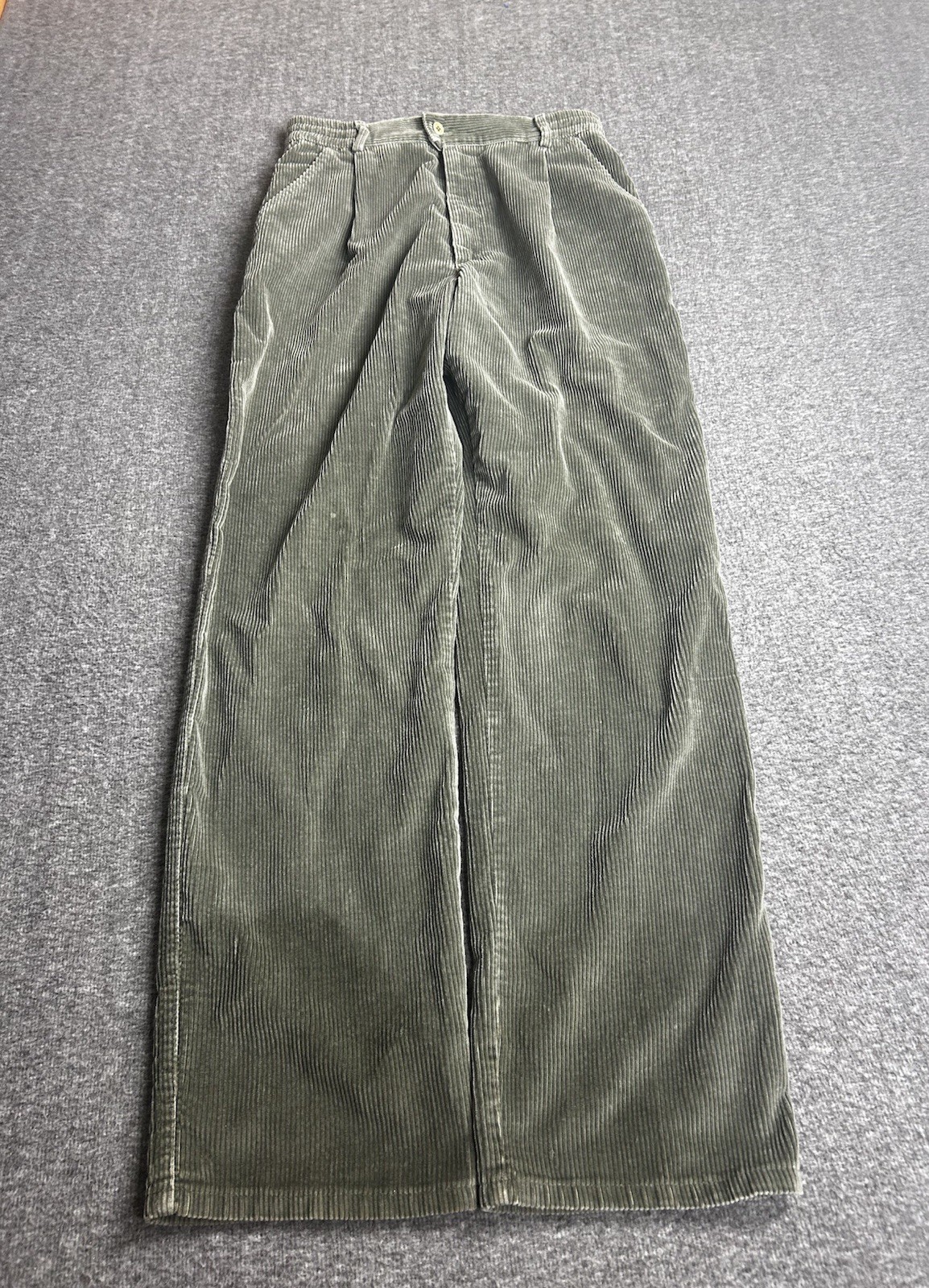 VTG LL.Bean Pleated Corduroy Pants Mens 29x32 Green Baggy Cuffed USA Made 80’s VTG LL.Bean Pleated Corduroy Pants Mens 29x32 Green Baggy Cuffed USA Made 80’s