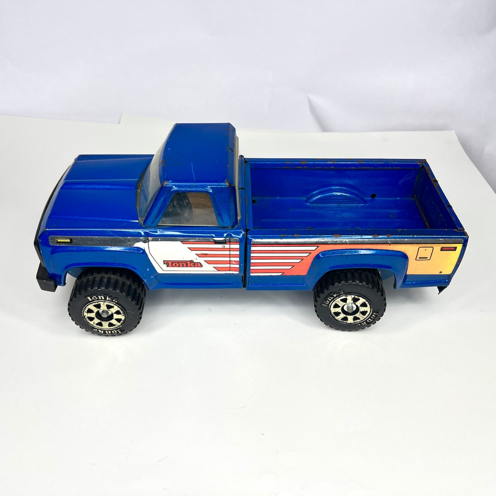 Vintage Metallic Blue Tonka Truck 11062 Pressed Steel Toy Pickup USA Vintage Metallic Blue Tonka Truck 11062 Pressed Steel Toy Pickup USA