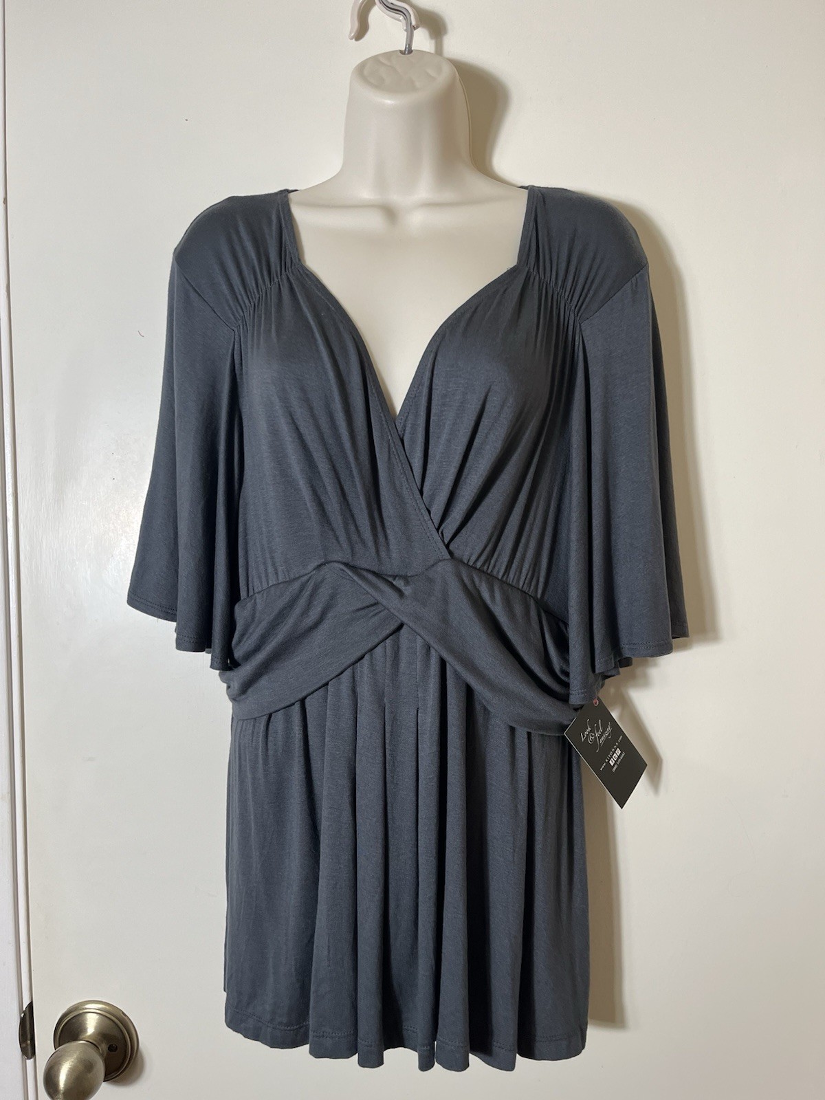 Kiyonna Promenade Surplice Blouse Size XL (0) Gray V Neck Bat Wing Sleeve Kiyonna Promenade Surplice Blouse Size XL (0) Gray V Neck Bat Wing Sleeve