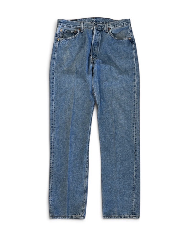 Vintage Levi’s 501XX Blue Men’s Button Fly Denim Jeans Size 32 X 34 USA