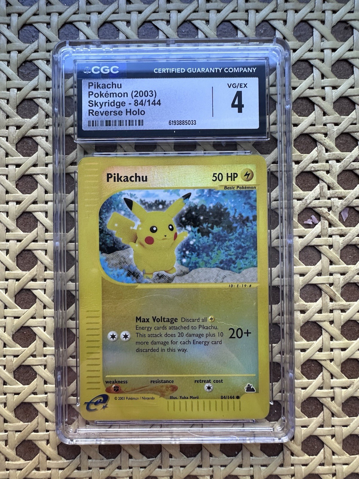 Pikachu 84/144 Holo Reverse 2003 Skyridge Pokemon Card