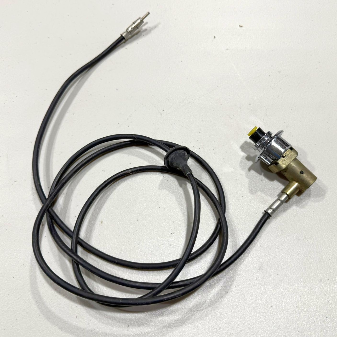 NOS MoPar 1968-70 Dodge Charger Daytona Antenna w/ Bezel 500 R/T HEMI Big Block NOS MoPar 1968-70 Dodge Charger Daytona Antenna w/ Bezel 500 R/T HEMI Big Block