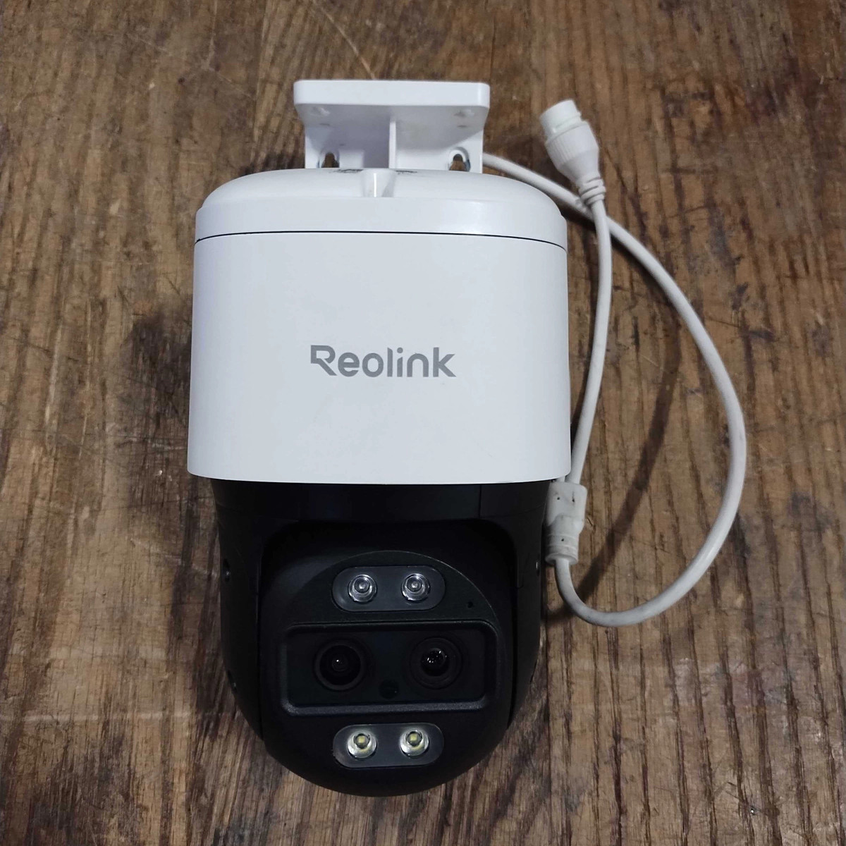 REOLINK TRACKMIX P760 4K 8MP DUAL-LENS POE PTZ OUTDOOR SECURITY CAMERA USED