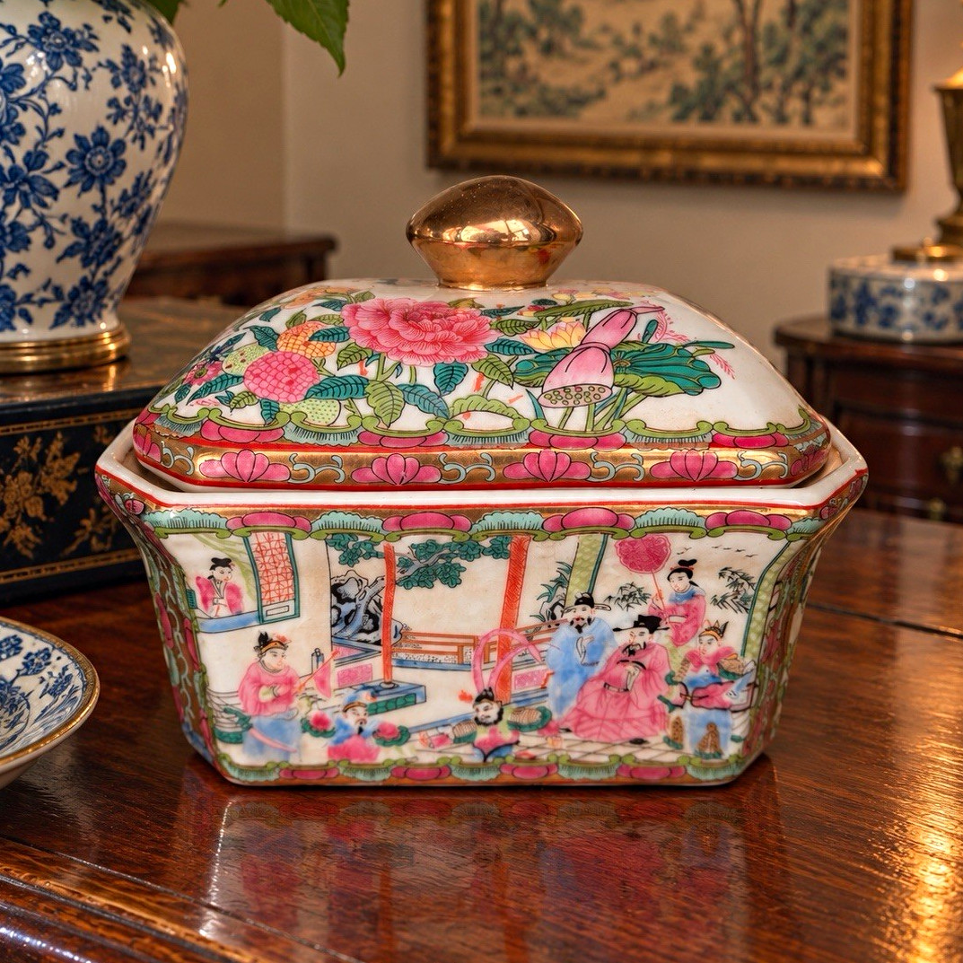 Vintage Chinese Famille Rose Rose Mandarin Porcelain Lidded Box 