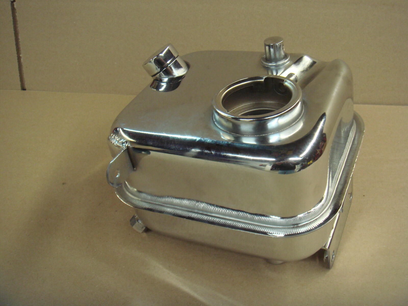 Harley Oil Tank Chrome EVO Pan FX 1971-80 FL 1965-80 62504-65B V-Twin 40-0417 X4 Harley Oil Tank Chrome EVO Pan FX 1971-80 FL 1965-80 62504-65B V-Twin 40-0417 X4