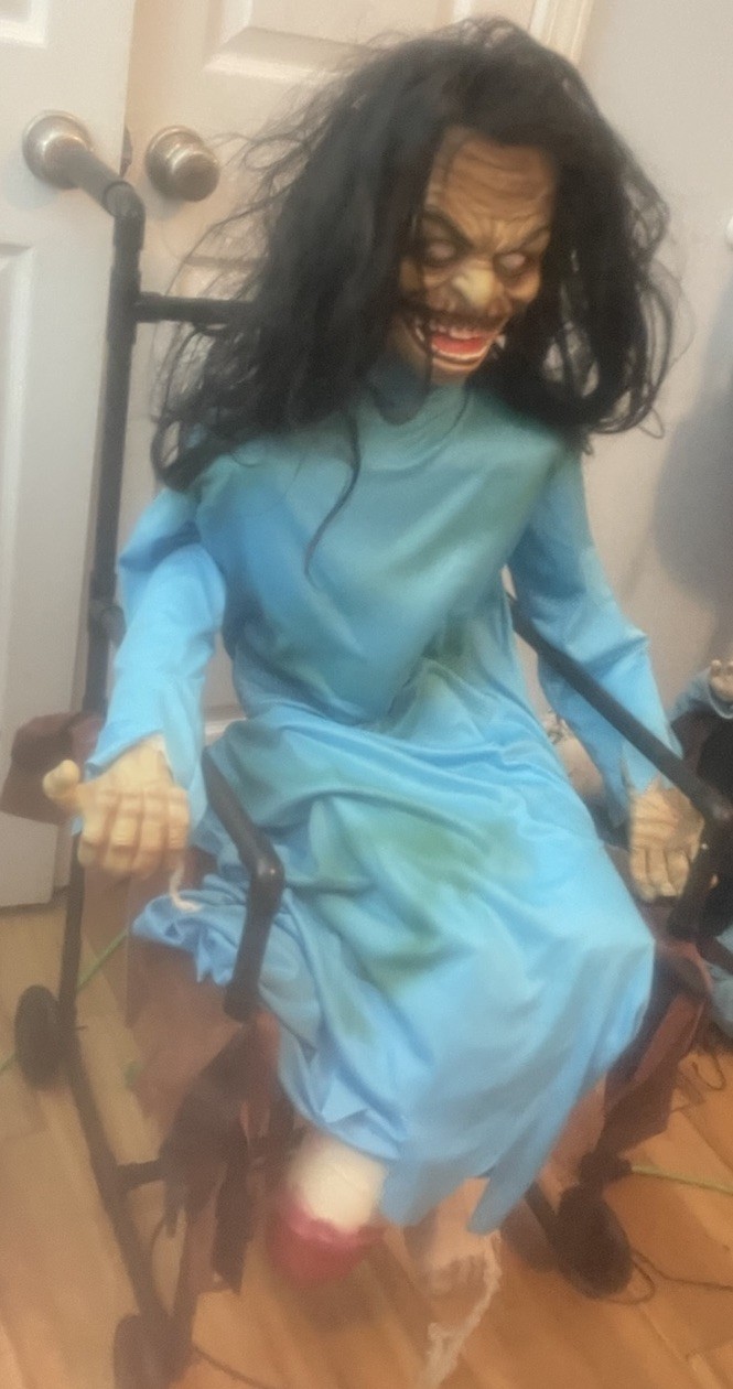 Spirit Halloween Wheelchair Psycho retired Halloween Animatronic no box RARE