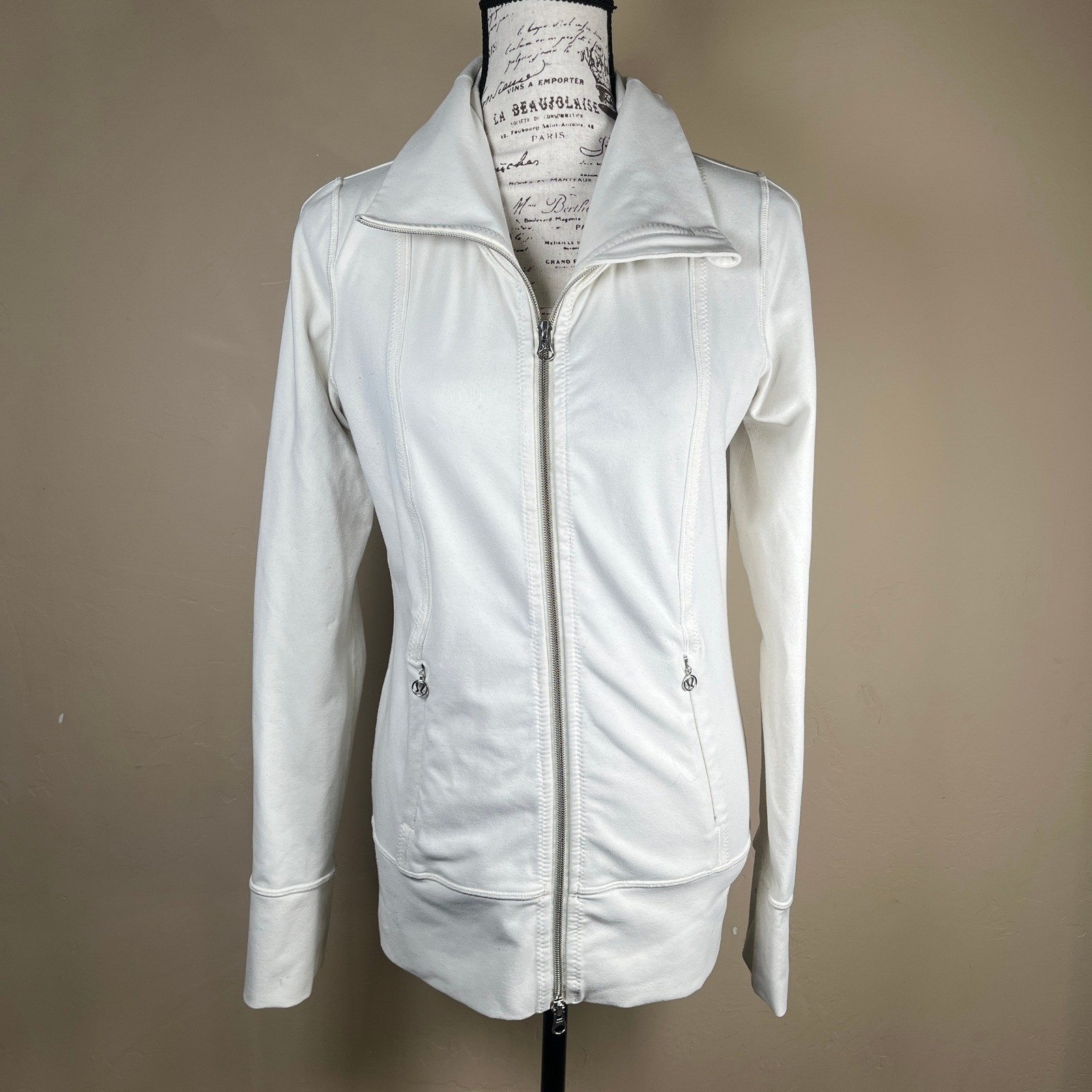 Lululemon Define Jacket Womens 6 Cream Full Zip Mock Neck Athletic Yoga Active
