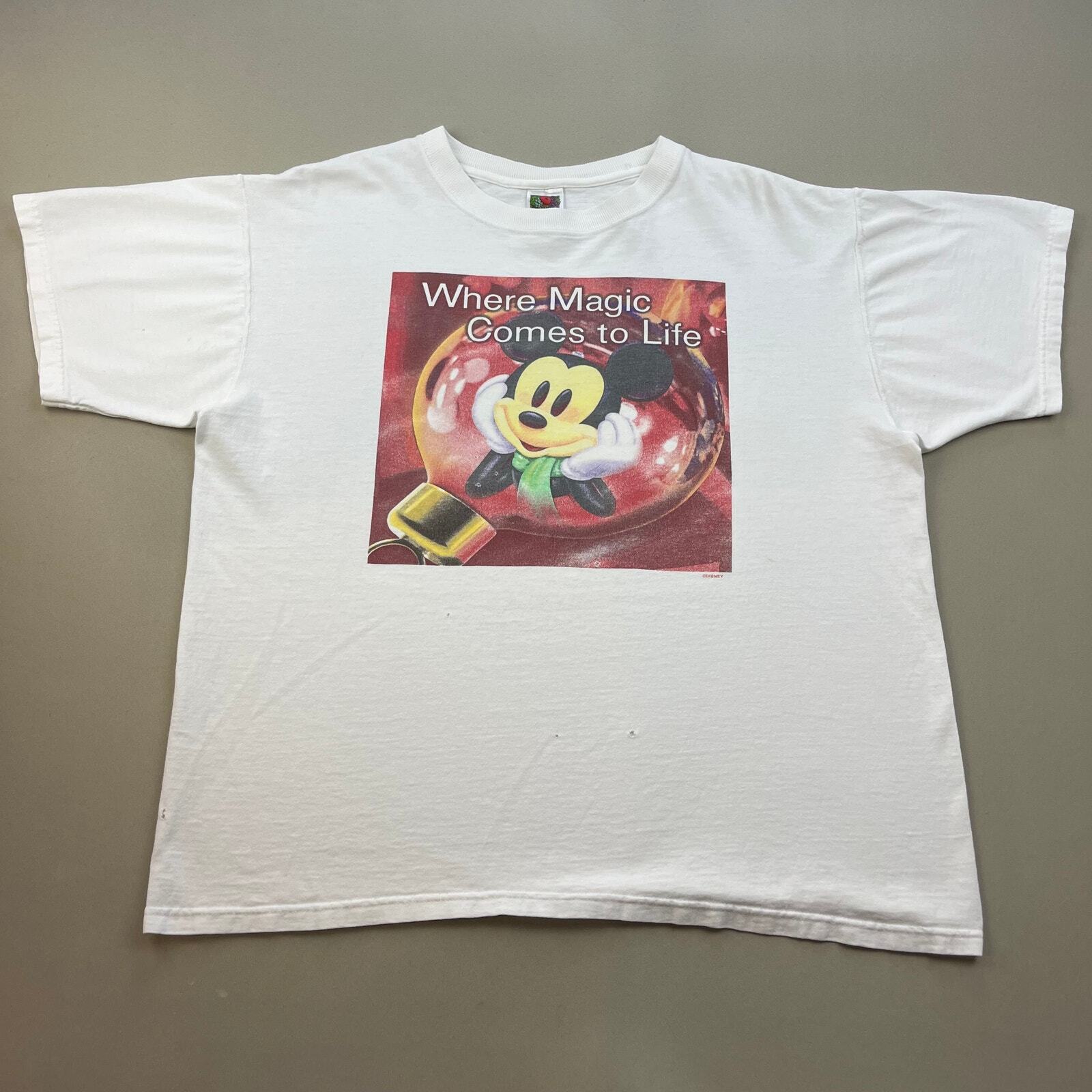 Vintage Disney Mickey Mouse T-Shirt Adult Large Cropped White Christmas Magic