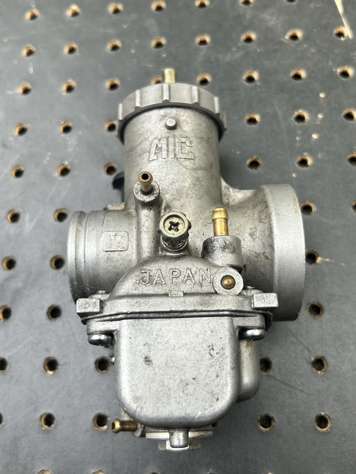 1981 1982 Suzuki RM125 Mikuni Carburetor 13200-14110 32mm VM Carb Nice Runner 1981 1982 Suzuki RM125 Mikuni Carburetor 13200-14110 32mm VM Carb Nice Runner