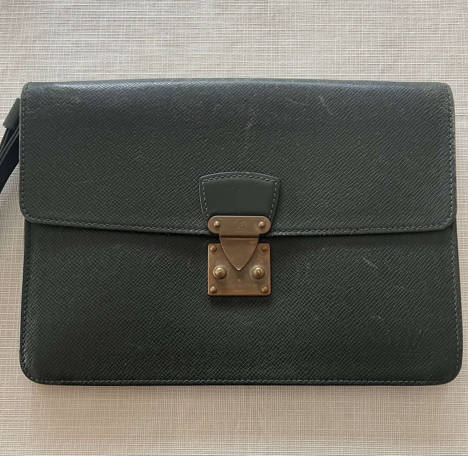 Vintage Louis Vuitton Selenga Clutch Bag Epicea Dark Green Taiga Leather Gold HW