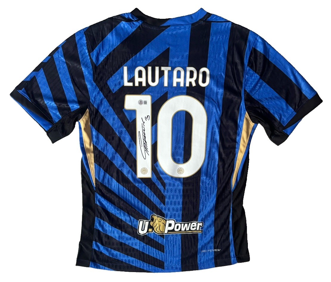 LAUTARO MARTINEZ Hand Signed 2020/21 Internazionale FC Home Shirt Beckett COA LAUTARO MARTINEZ Hand Signed 2020/21 Internazionale FC Home Shirt Beckett COA