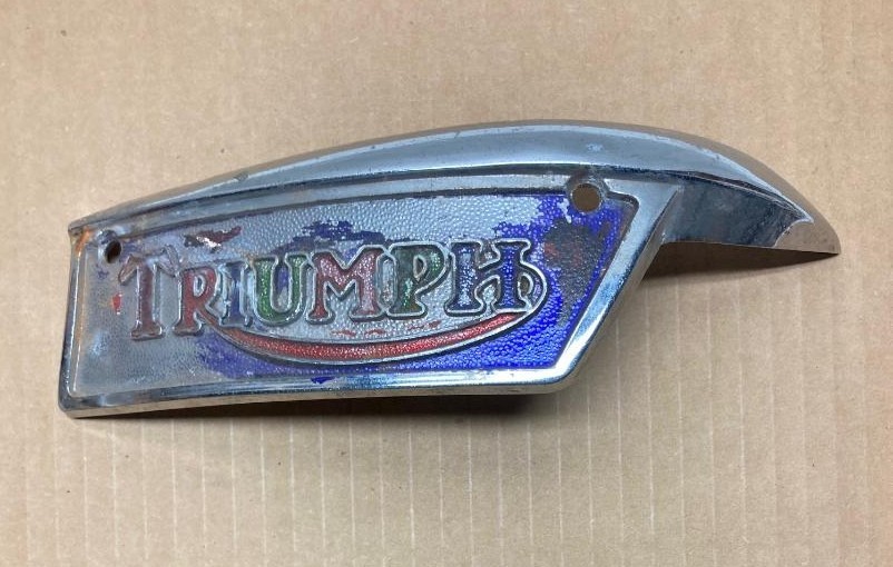 ORIGINAL TRIUMPH MOTORCYCLE BONNEVILLE TANK BADGE / MARQUE - 1970's - VERY GOOD