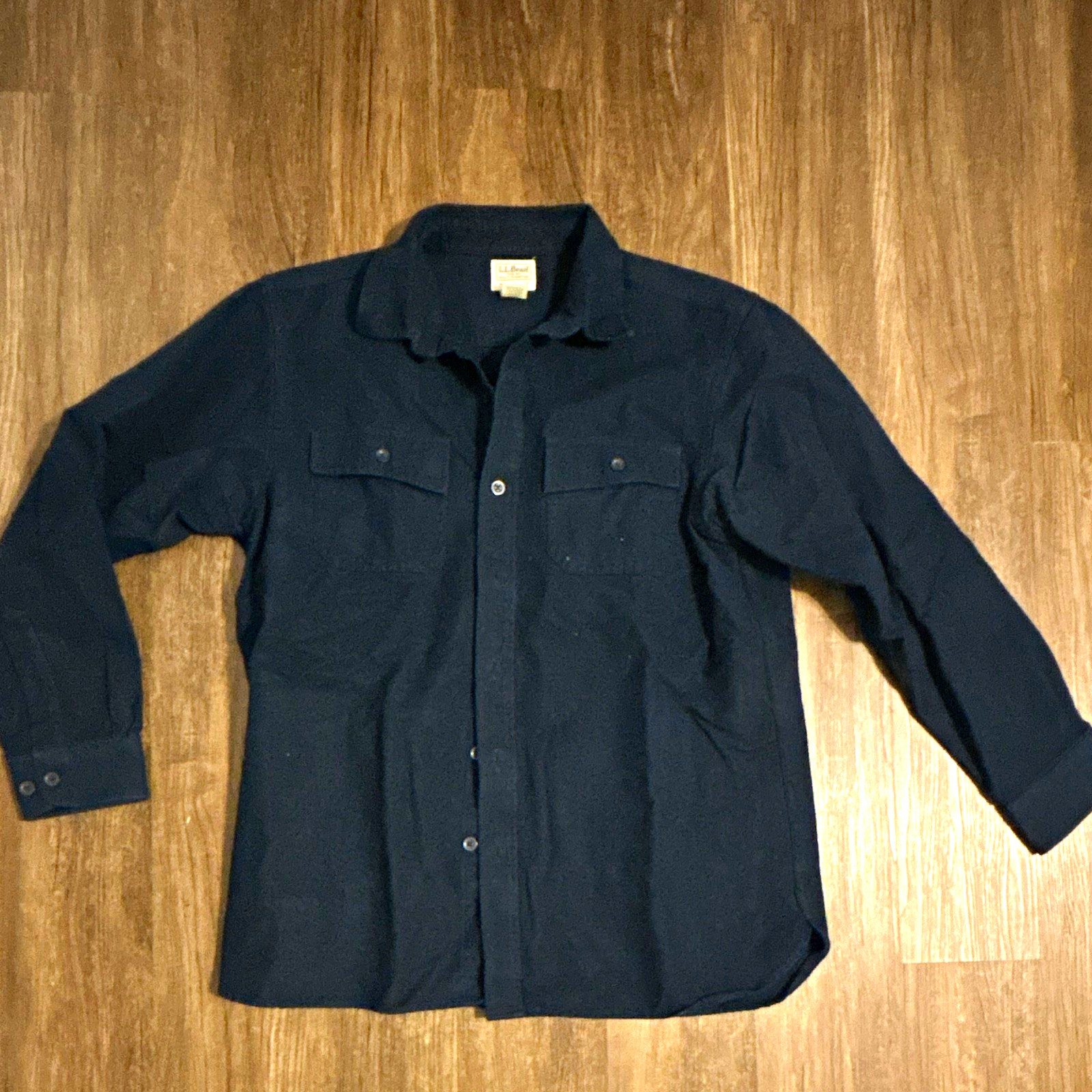 L.L.Bean Men\'s L Regular Traditional Fit Solid Navy Cotton Long Sleeve Chamois L.L.Bean Men\'s L Regular Traditional Fit Solid Navy Cotton Long Sleeve Chamois