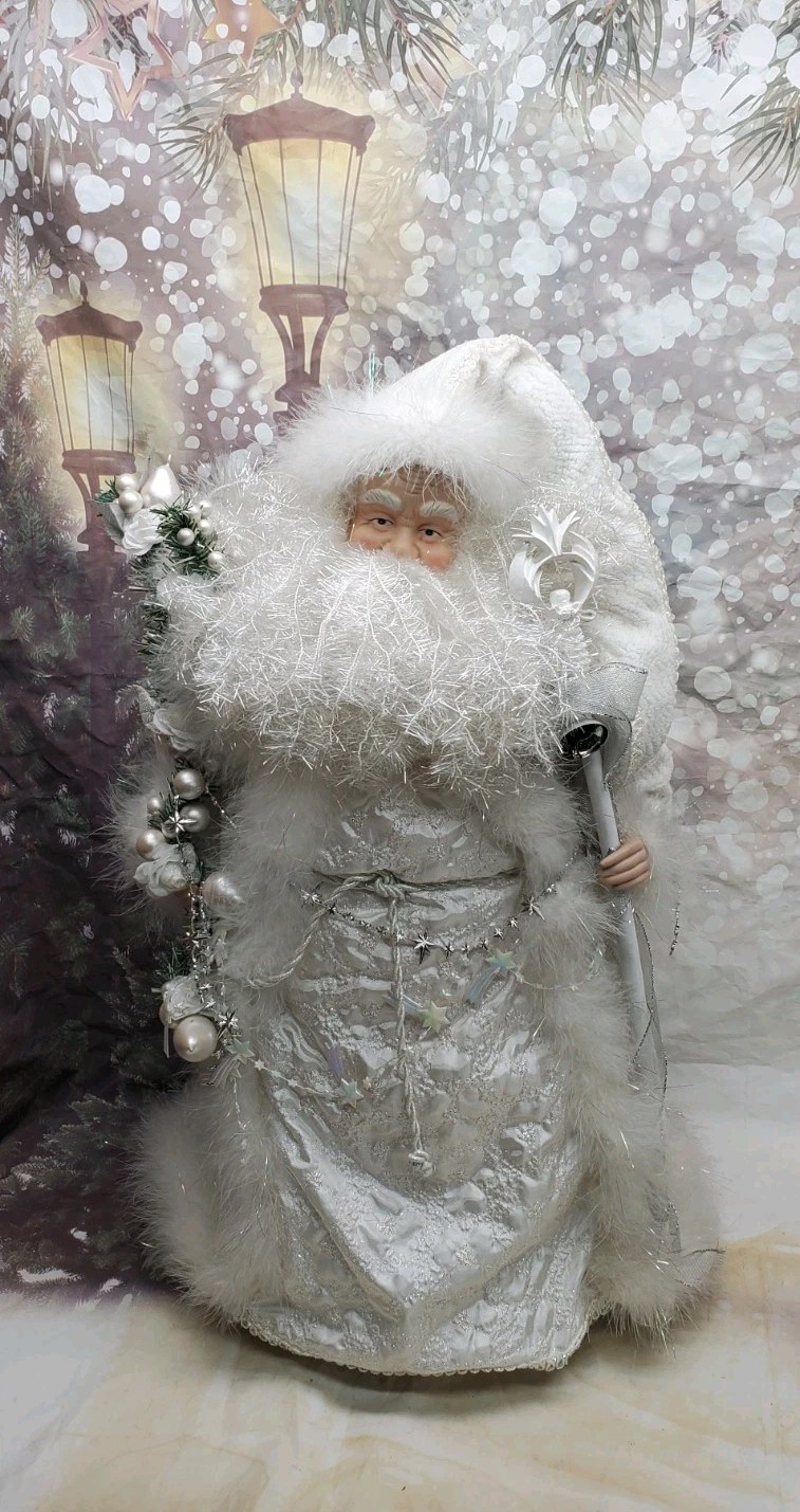 Stunning 26-Inch Elegant Winter Santa Claus Holiday Figurine / Tree Topper