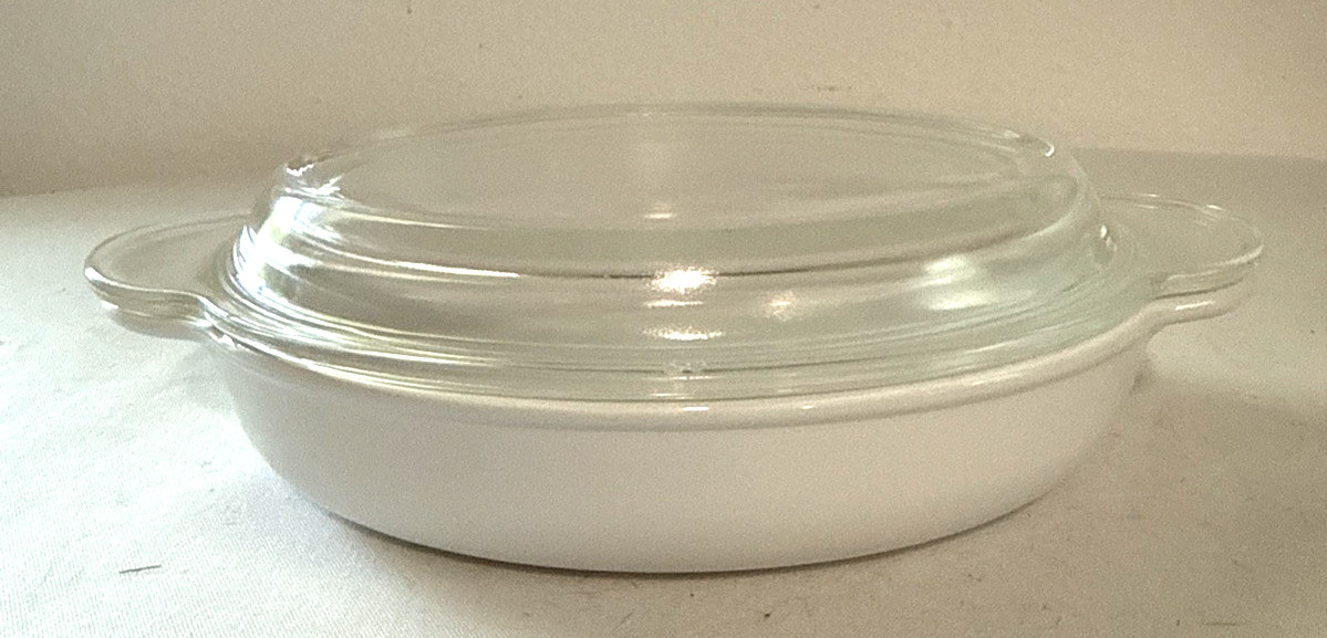 Corning Ware P-14-B 14 OZ. White Casserole Dish w/ PYREX P-14-C Lid Corning Ware P-14-B 14 OZ. White Casserole Dish w/ PYREX P-14-C Lid