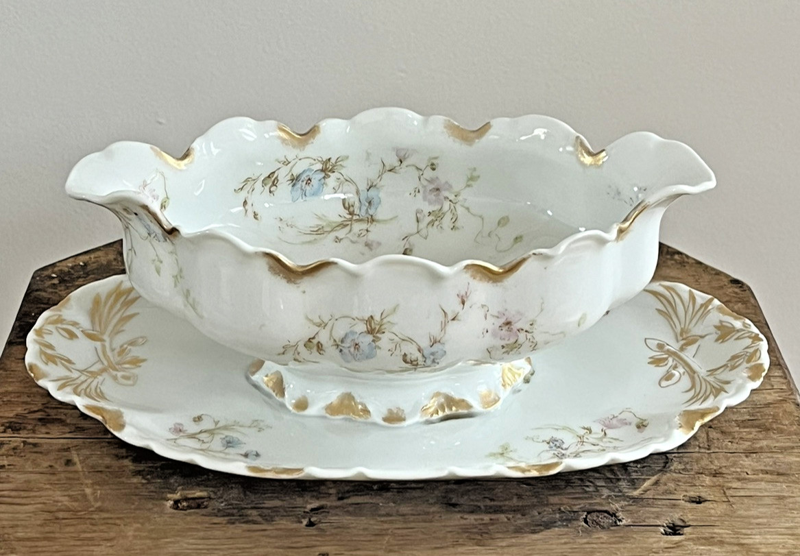 Haviland Schleiger 71A Blue Pink Floral Ranson Gravy Boat Attached Underplate Haviland Schleiger 71A Blue Pink Floral Ranson Gravy Boat Attached Underplate