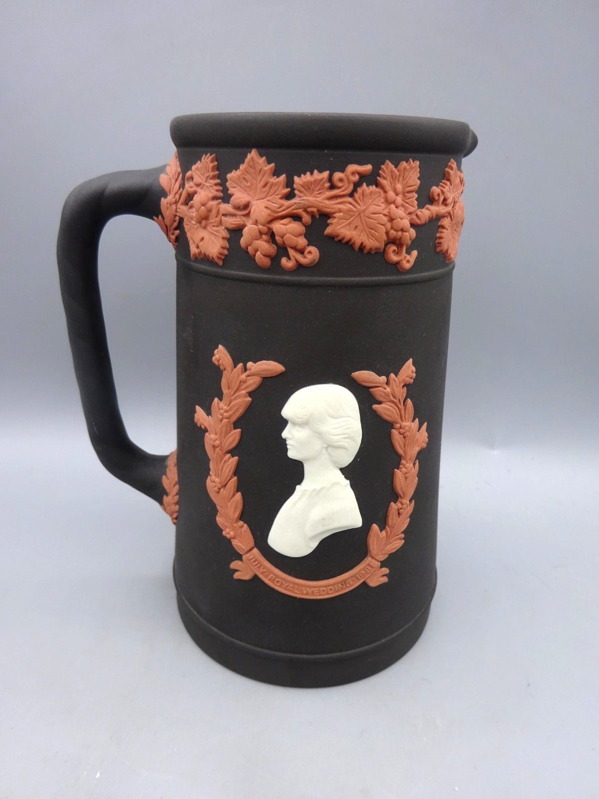 Commemorative Tricolor Wedgwood Pitcher - Charles & Diana 1981 - Black Basalt Commemorative Tricolor Wedgwood Pitcher - Charles & Diana 1981 - Black Basalt