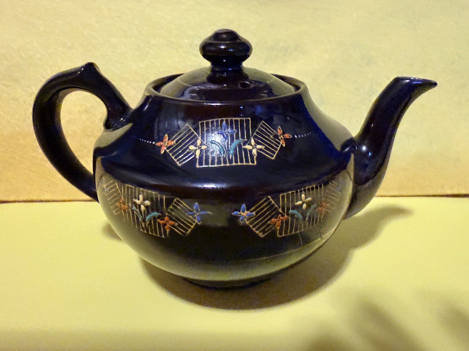 Vintage Noritake Occupied Japan Rich Brown Moriage Teapot M Wreath Stamp 1945 