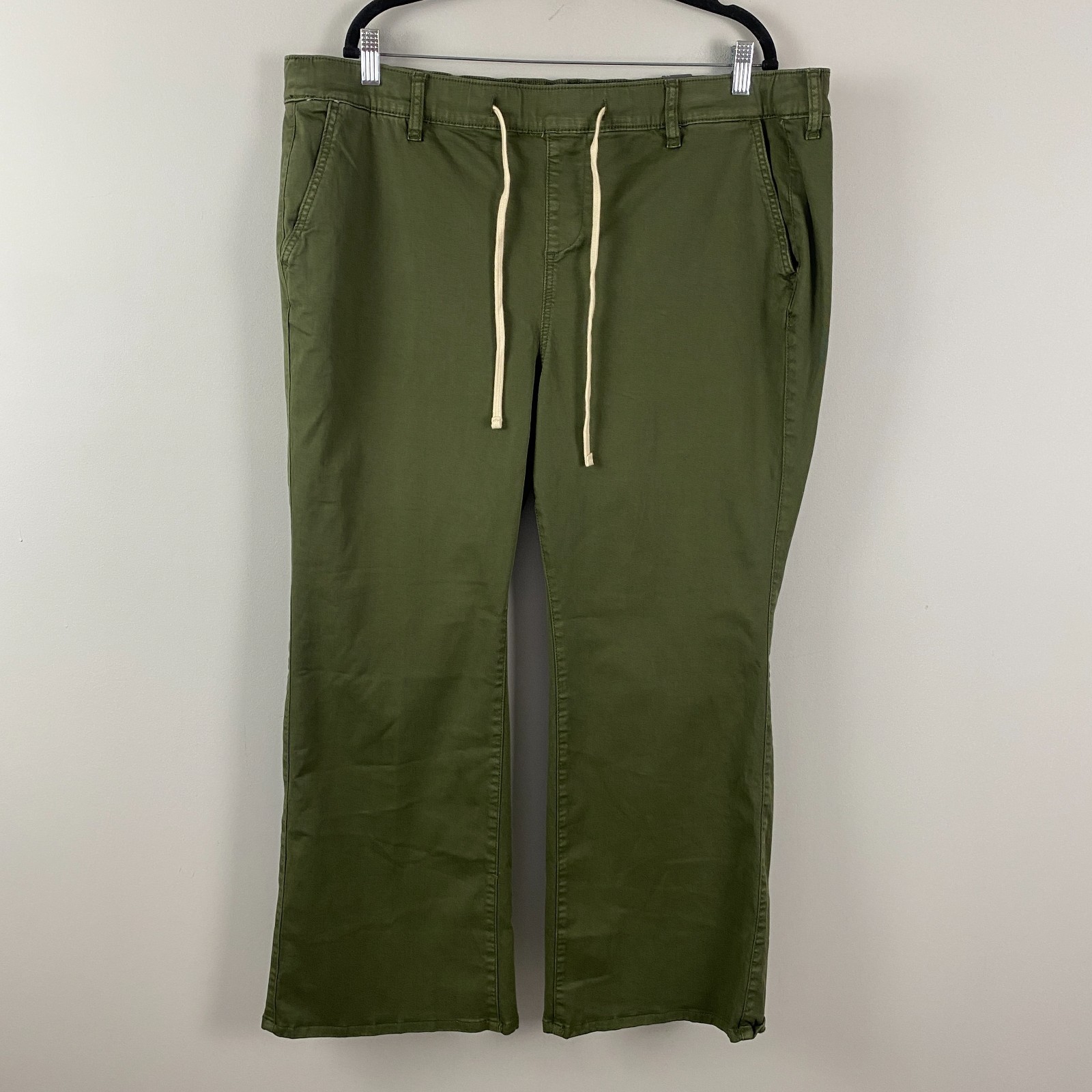 Torrid Pull-On Weekend Boot Stretch Twill Mid-Rise Pant Size 3S 3X Short Green