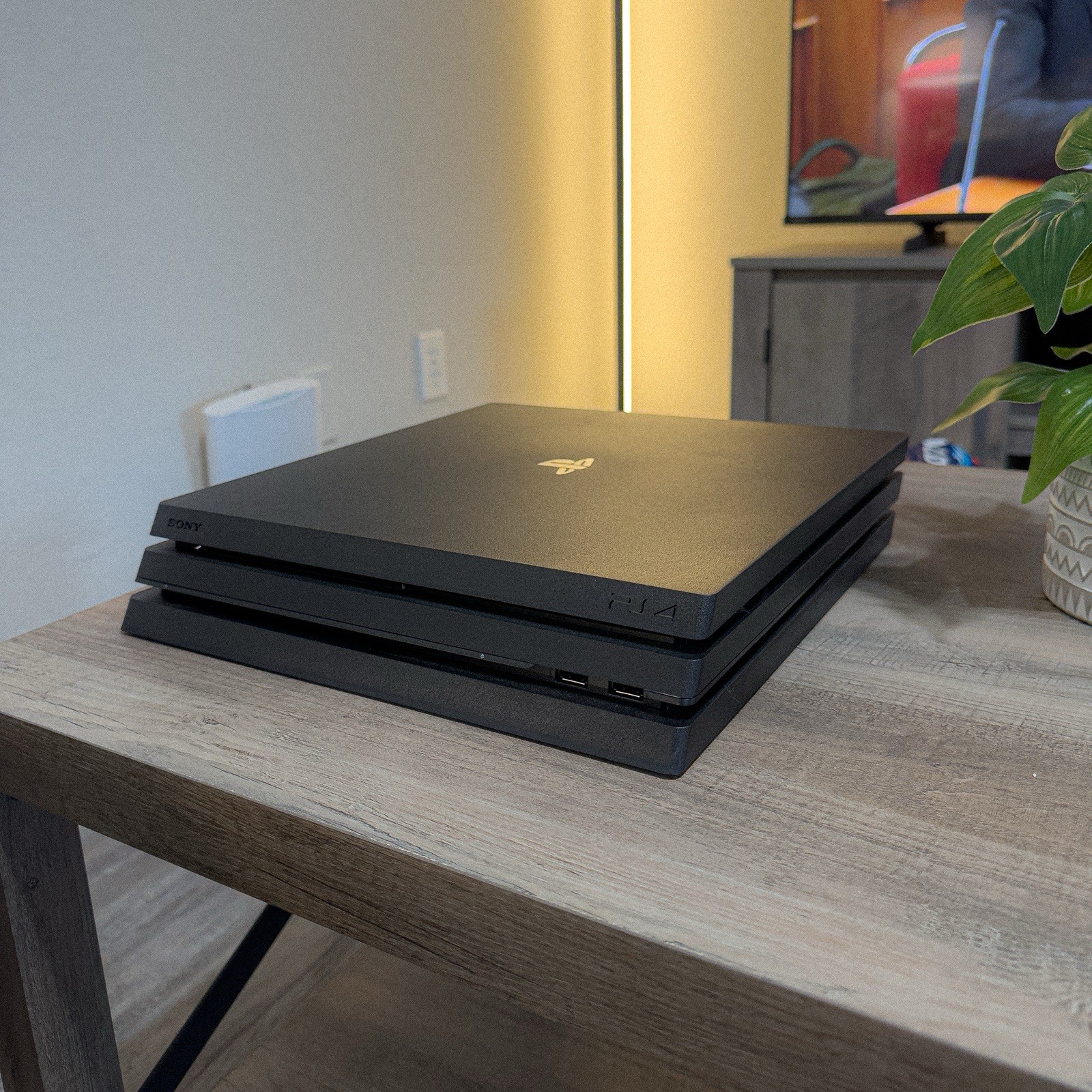 Low Firmware 7.50 PS4 Pro 1TB CUH-7215B Console - Tested - Comes With Cables