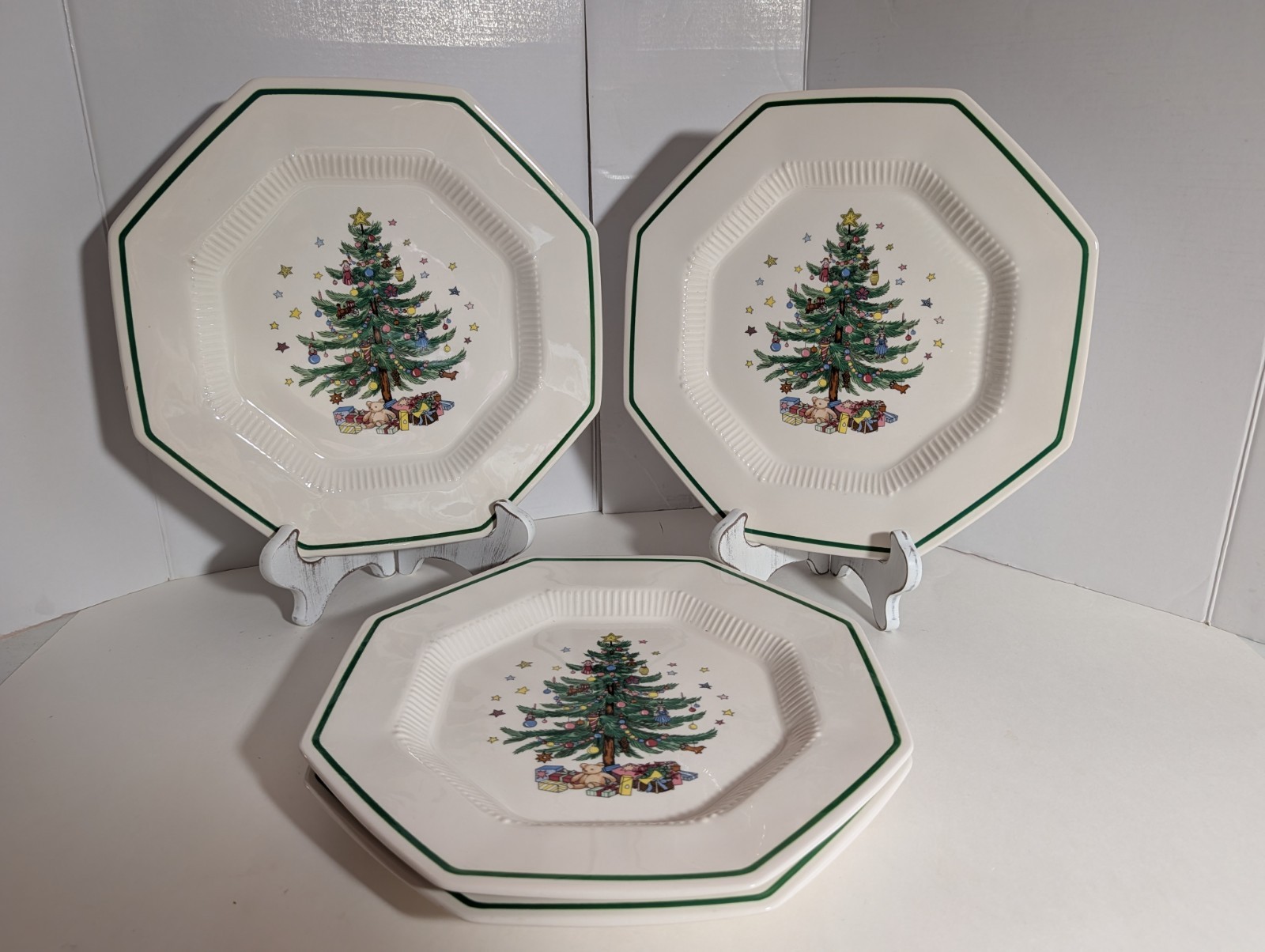 Vintage Nikko Japan Christmastime 4pc Dinner Plates 10 5/8” Octagonal Christmas
