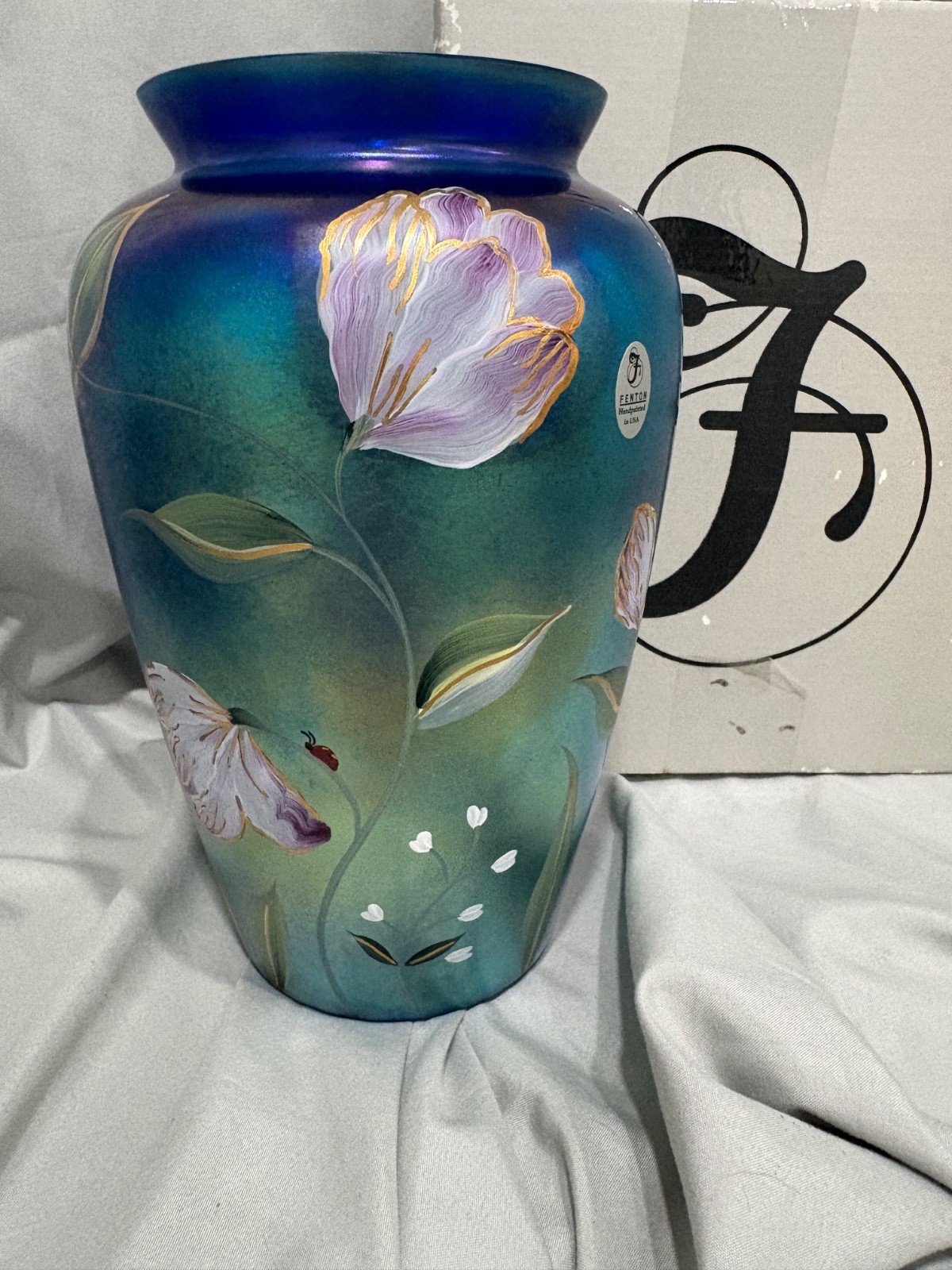 Fenton 7598 YK Felicity Favrene Vase NIB 2001 Connoisseur Collection T Neader