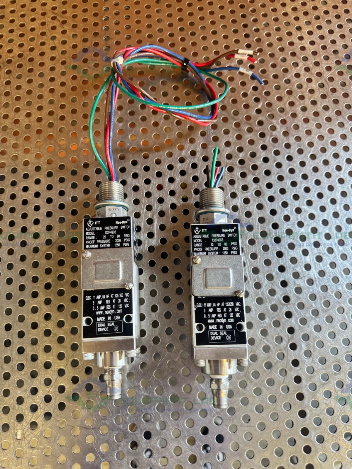Lot of 2 - ITT Neo-Dyn 132P49C6 Adjustable Pressure Switch 20-80 PSIG