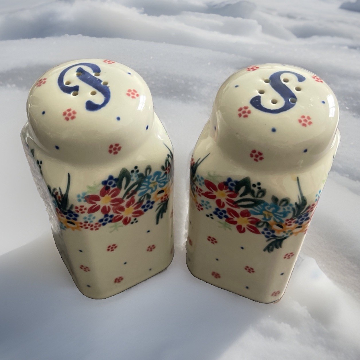 Polish Pottery Vena Unikat Salt & Pepper Shakers Large Tomasz Agnieszka Signed Polish Pottery Vena Unikat Salt & Pepper Shakers Large Tomasz Agnieszka Signed