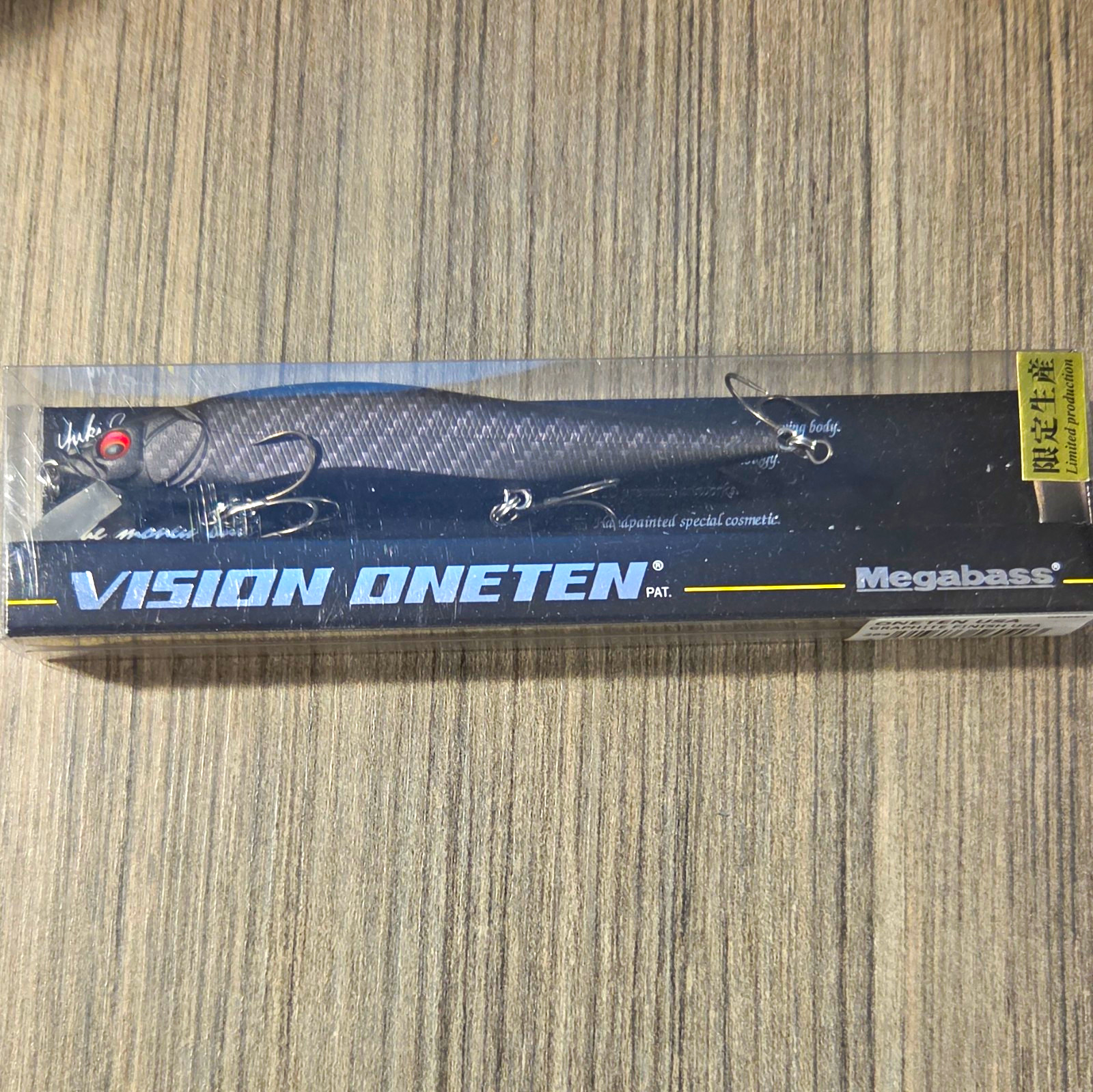 Megabass Vision Oneten Slow Floating Jerkbait Graphite 110.5mm 1/2oz 1.8m Megabass Vision Oneten Slow Floating Jerkbait Graphite 110.5mm 1/2oz 1.8m