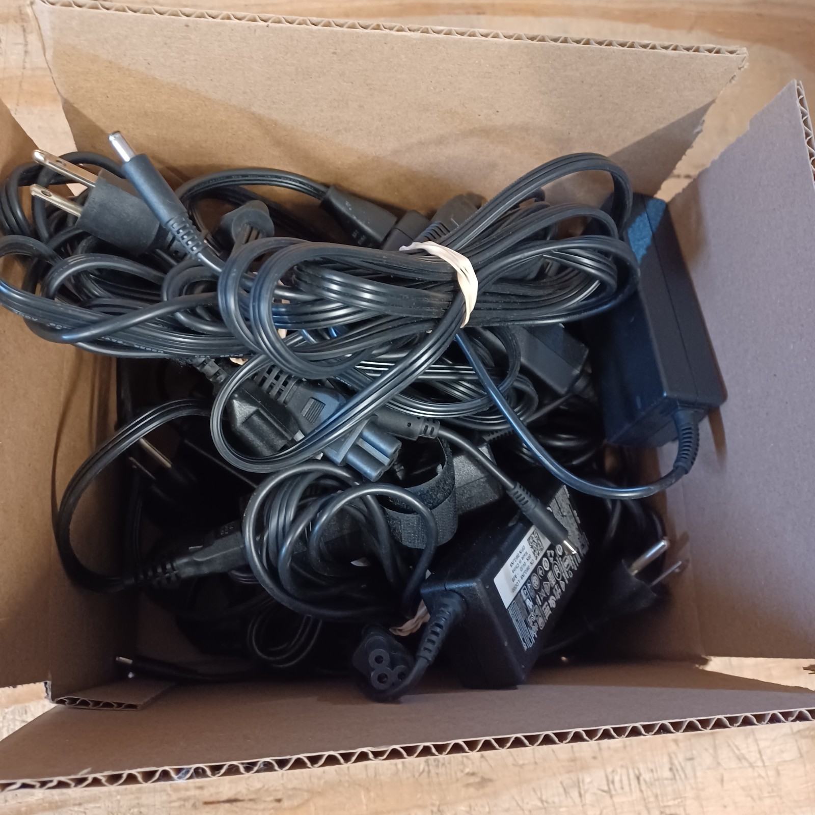 Lot of 10 Dell 65W Small Tip Power Adapter Supply Lot of 10 Dell 65W Small Tip Power Adapter Supply