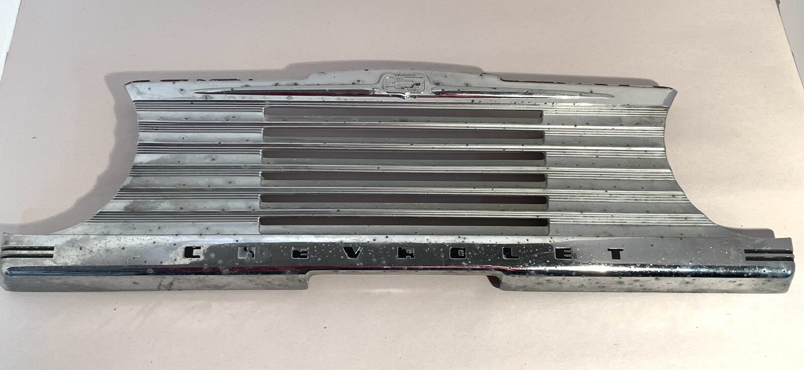 VTG 1947-1948 Chevrolet Fleetmaster Center Dash Trim Speaker Grill Cover 3683112 VTG 1947-1948 Chevrolet Fleetmaster Center Dash Trim Speaker Grill Cover 3683112