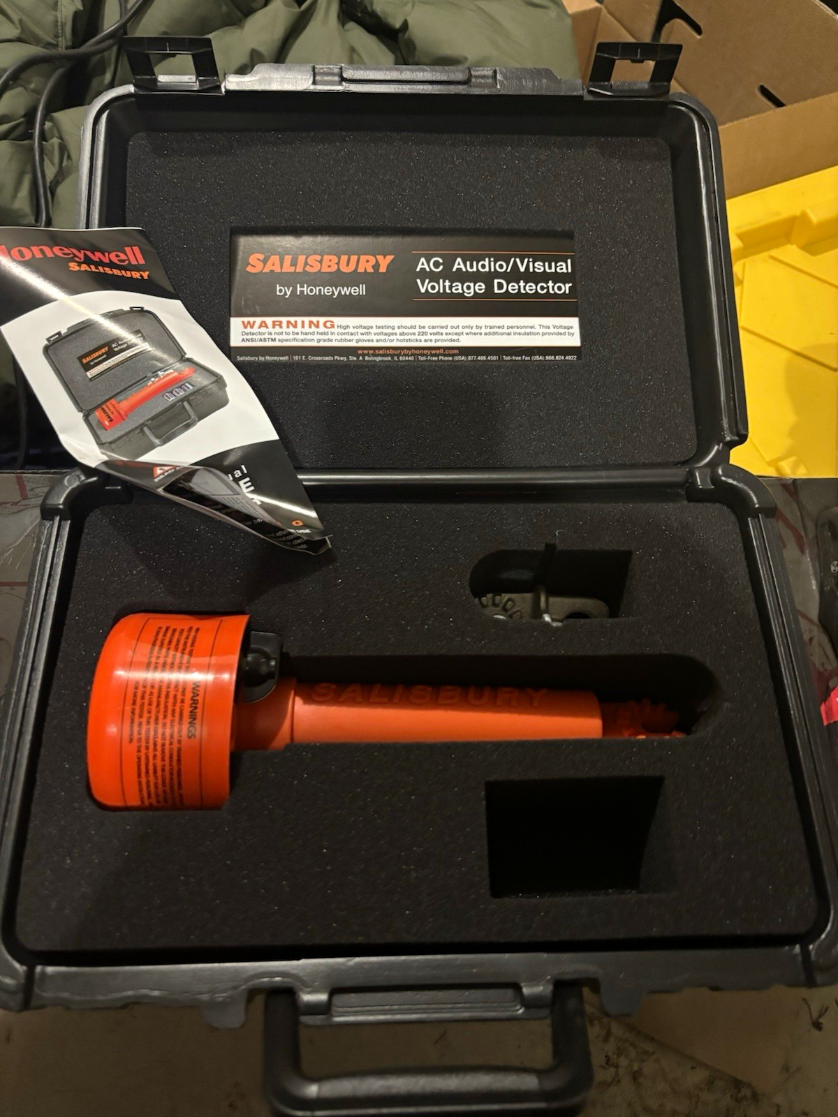 Salisbury by Honeywell 4544 Audio/Visual Contact Voltage Detector 650V 50/60