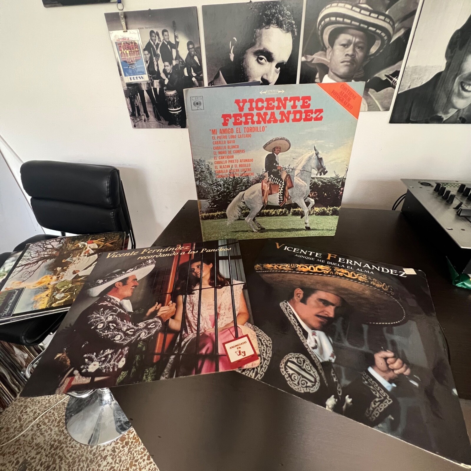 X 3 LP VICENTE FERNANDEZ PRESS COLOMBIA Ranchera , MEXICO “ CHENTE”