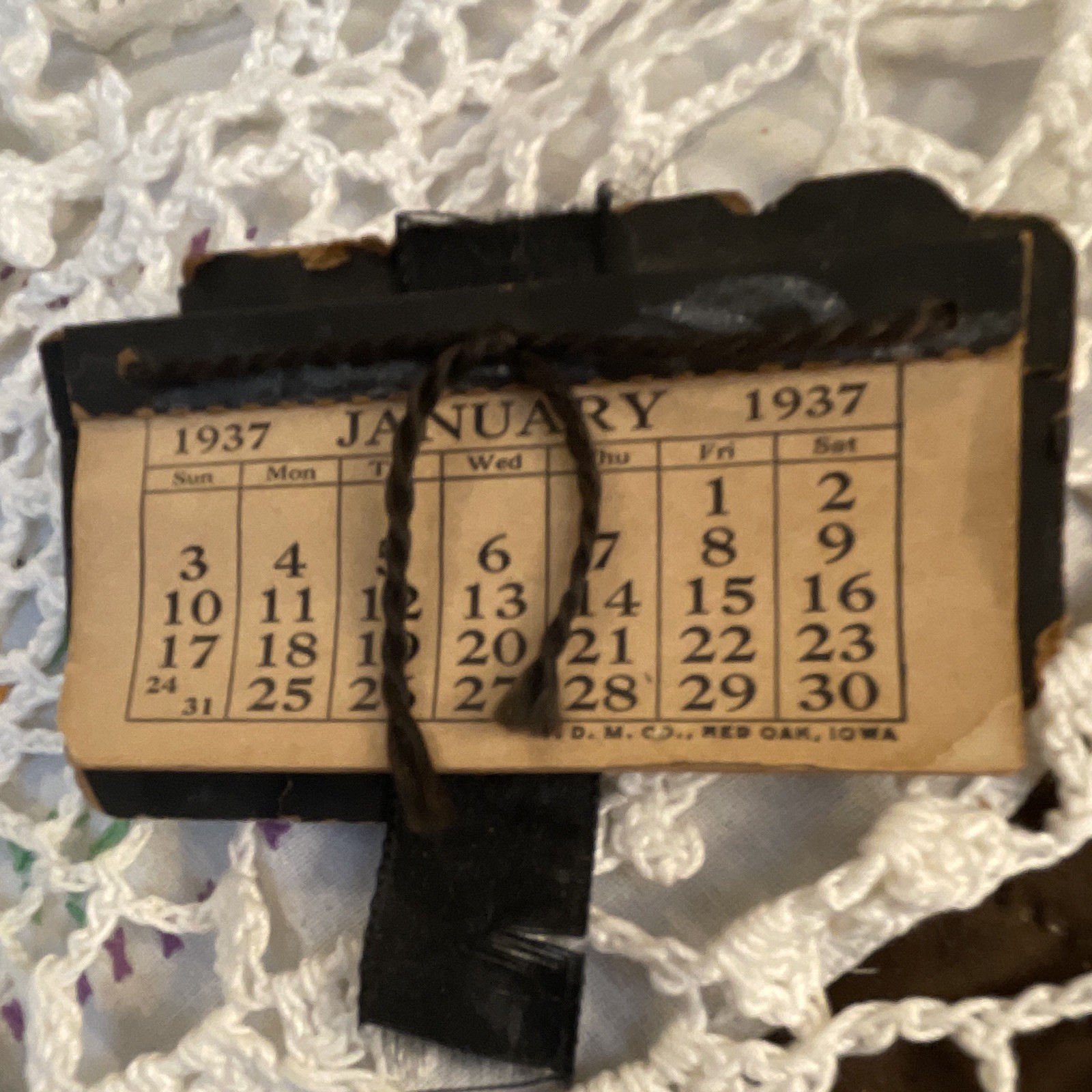 Vintage 1937 Miniature  Calendar Desk Pad 12 Months T.D.M. Co Red Oak Iowa