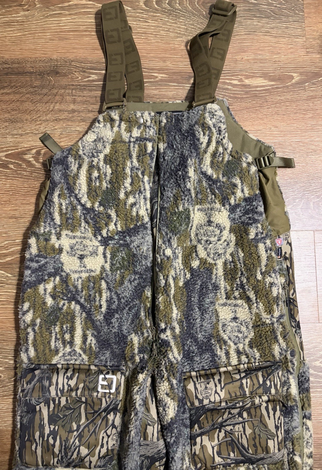 Element Outdoors Inclement Series Bibs. Medium, Mossy Oak Treestand