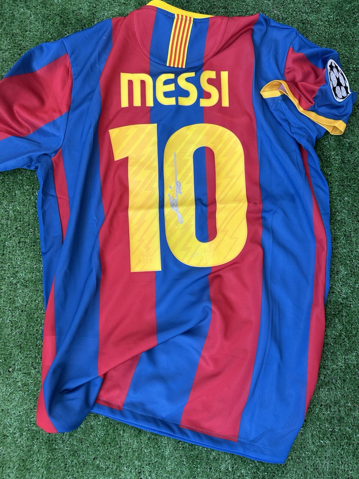 Vintage Messi Barcelona 2011 Jersey With Autograph Vintage Messi Barcelona 2011 Jersey With Autograph