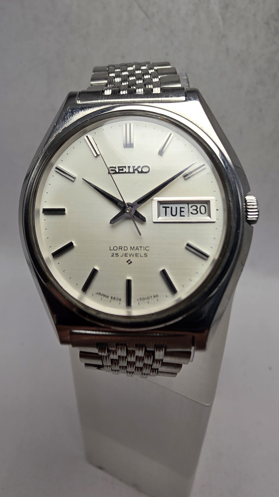 Seiko Lord Matic 5606-7010 25J Automatic Serviced Vintage Japan Silver Dial