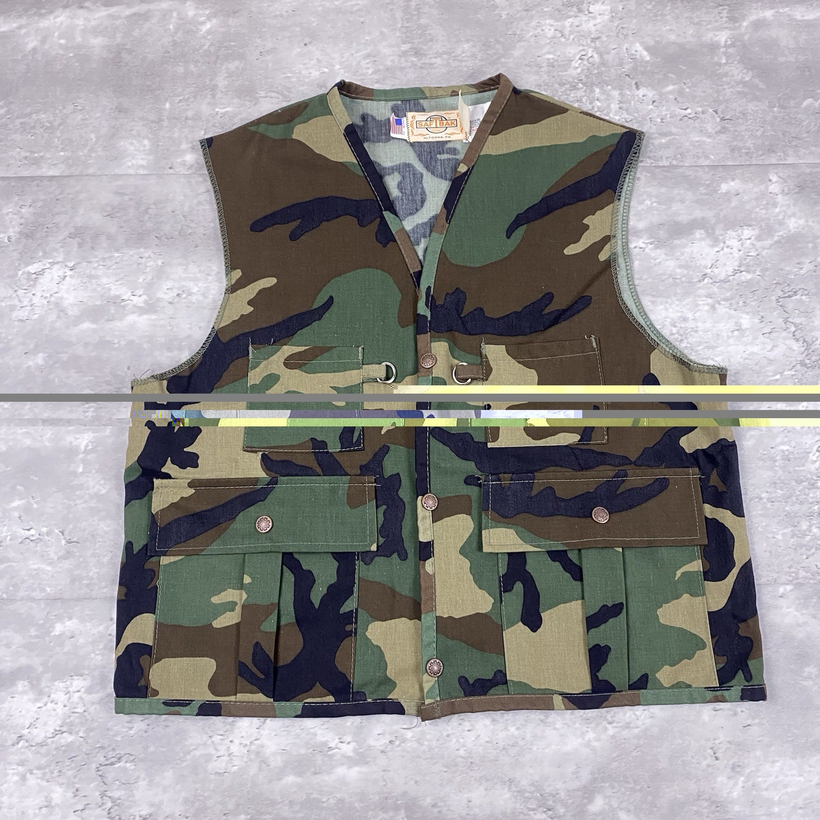 vintage 80s SAFTBAK woodland camo vest hunting fishing camouflage button snap vintage 80s SAFTBAK woodland camo vest hunting fishing camouflage button snap