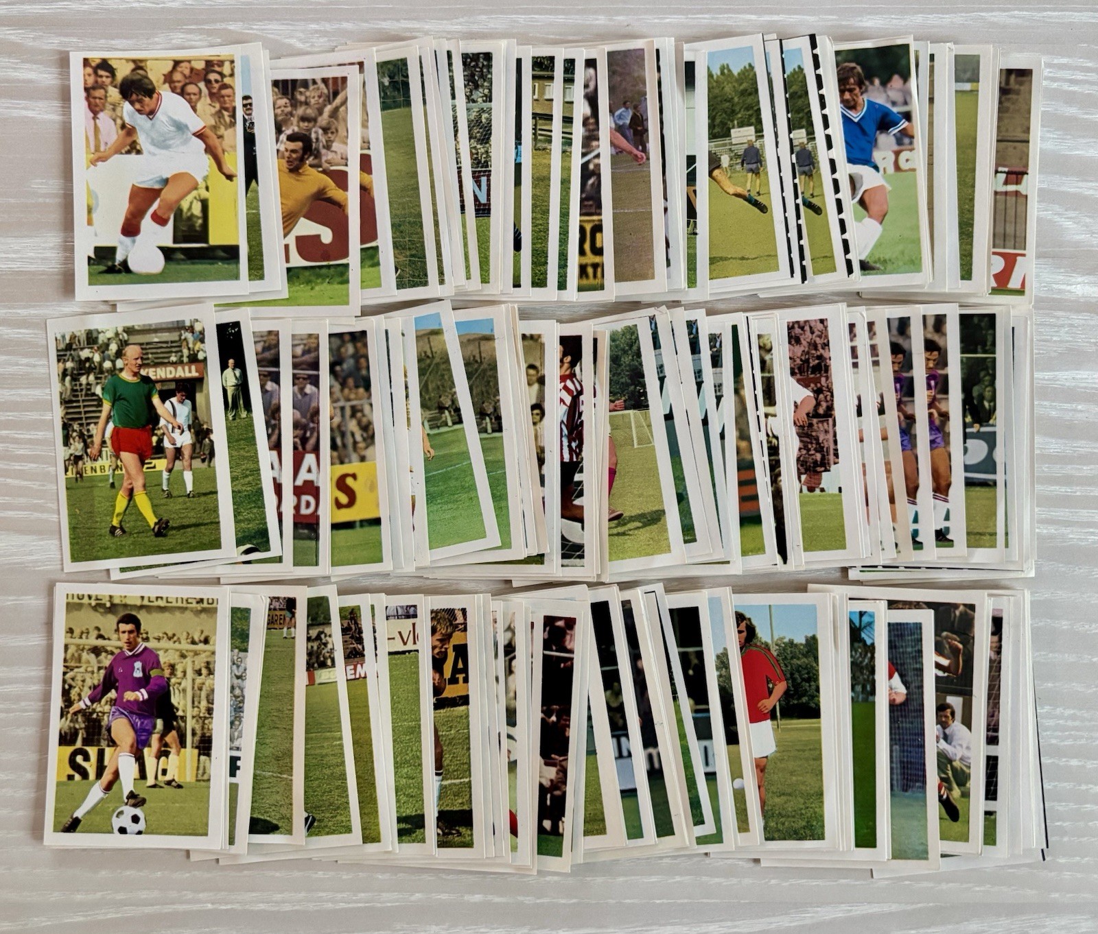 Lot (193) 1970-71 Vanderhout Voetbalsterren Dutch Sticker Soccer Cards Lot (193) 1970-71 Vanderhout Voetbalsterren Dutch Sticker Soccer Cards