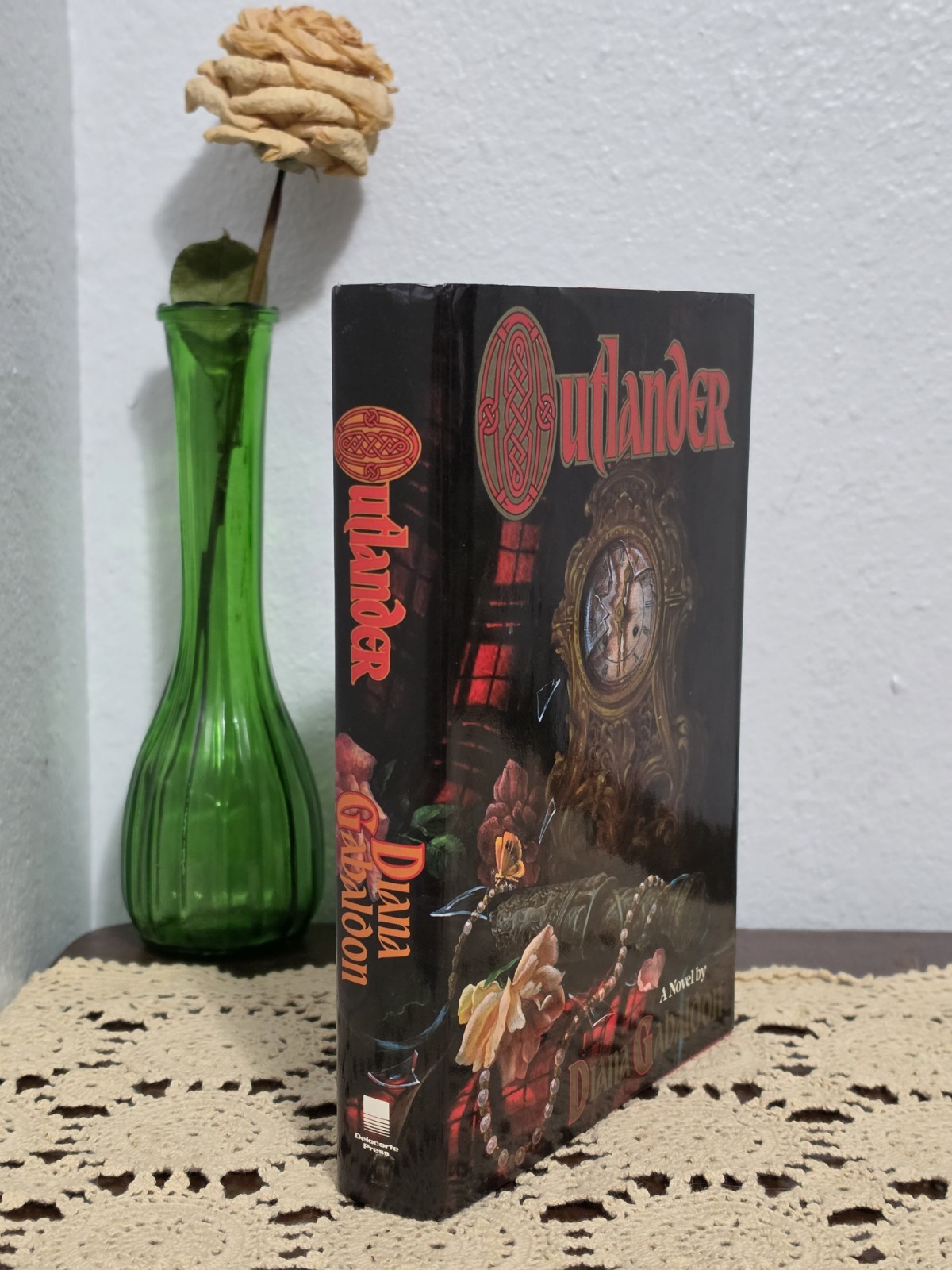 Outlander by Diana Gabaldon (Hardcover 1991) First Book Club Edition VN