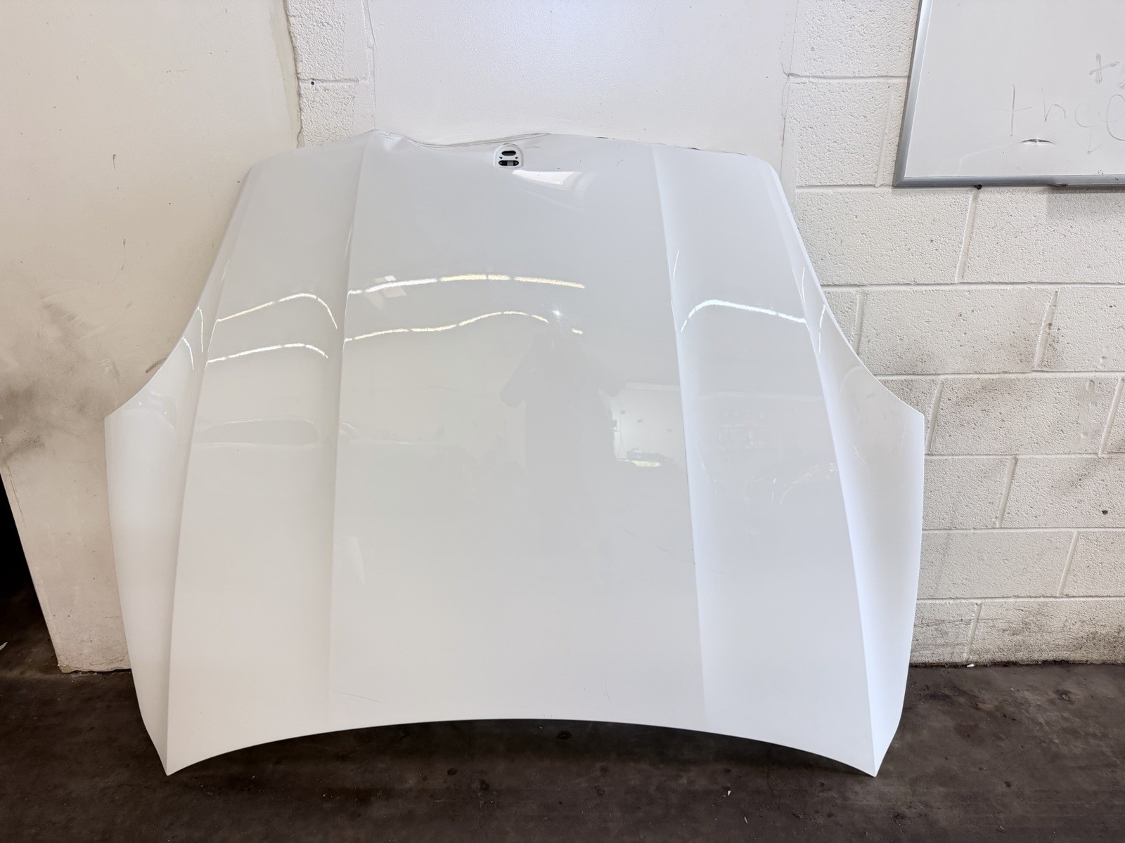 2019-2023 PORSCHE CAYENNE - FRONT HOOD Broken Broken 2019-2023 PORSCHE CAYENNE - FRONT HOOD Broken Broken