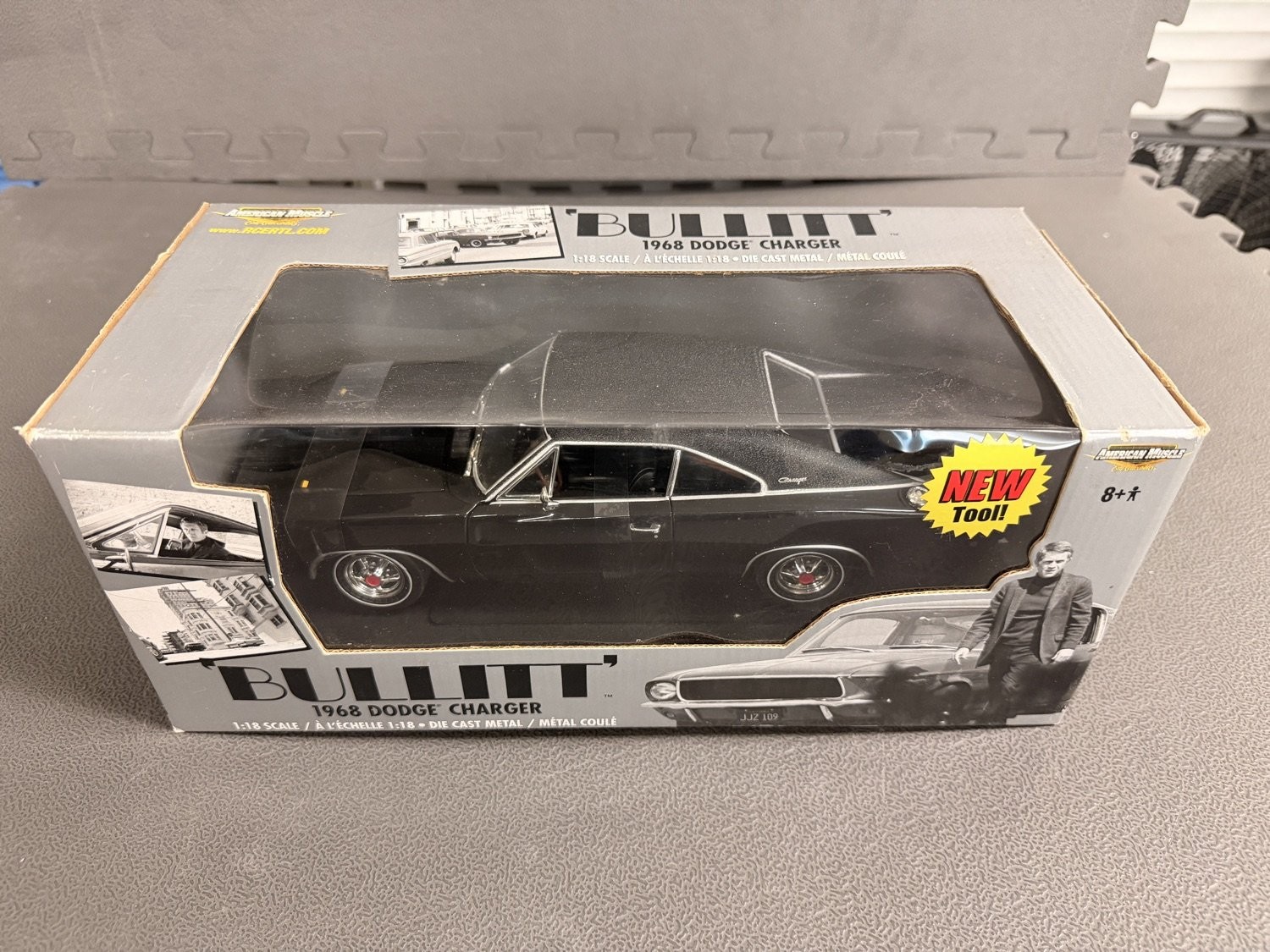 Ertl American Muscle Bullitt 1968 Dodge Charger 1:18 Model Car Black 36685 NIB