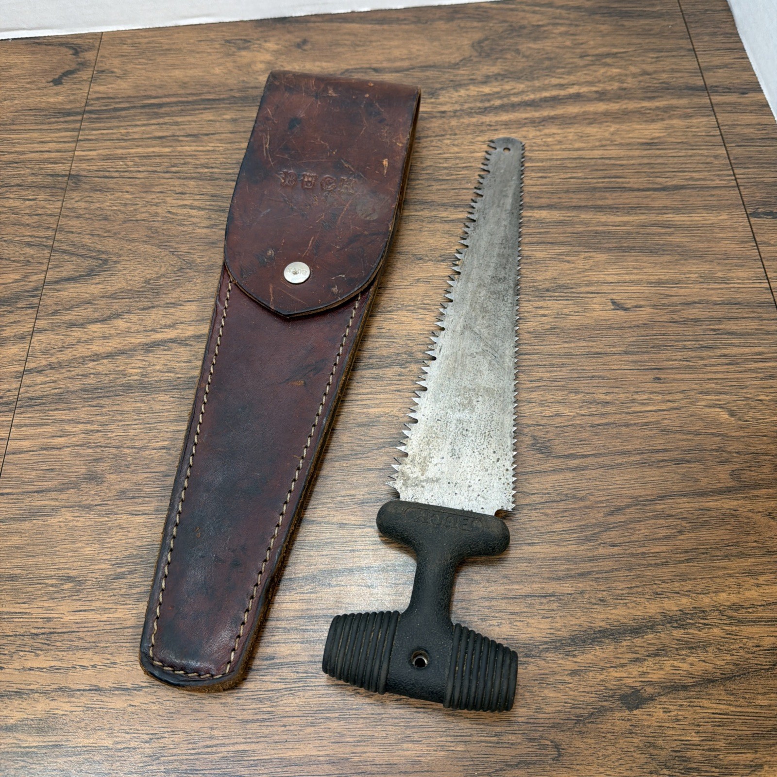 Vintage Buck Sawbuck 154 T Hand Saw & Leather Belt Sheath Game Hunting - Rough Vintage Buck Sawbuck 154 T Hand Saw & Leather Belt Sheath Game Hunting - Rough