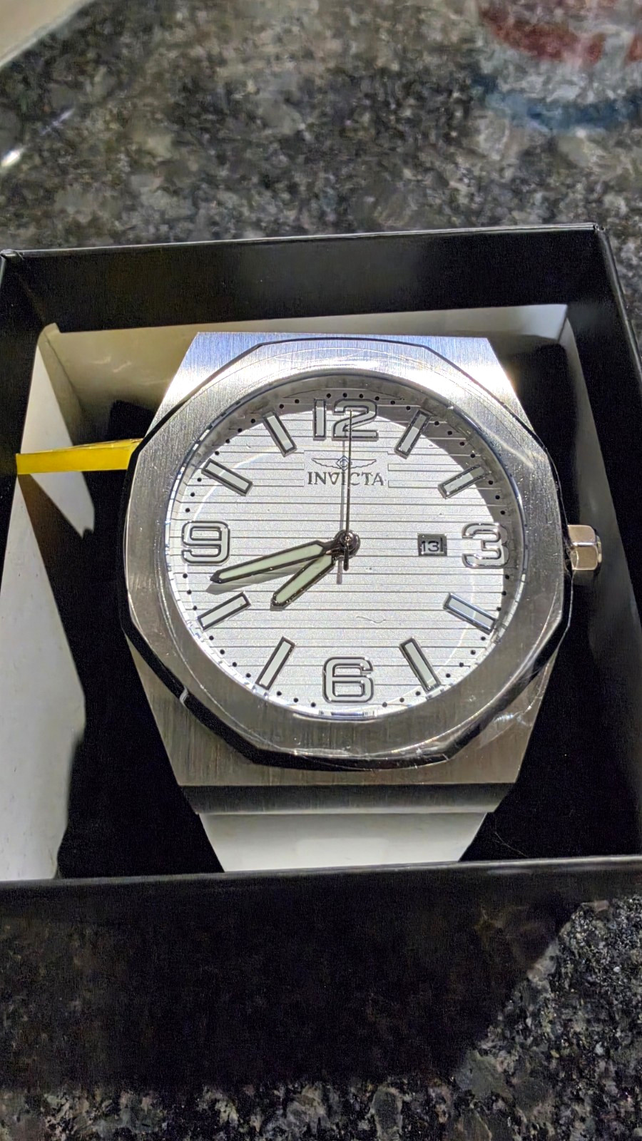 Invicta Huracan Quartz Octagon 45mm WR100 Silver Dial White Strap Invicta Huracan Quartz Octagon 45mm WR100 Silver Dial White Strap